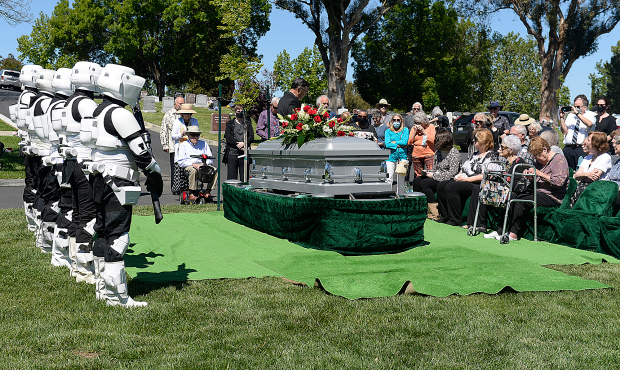 0429_NWS_VAC-L-FUNERAL-08.jpg