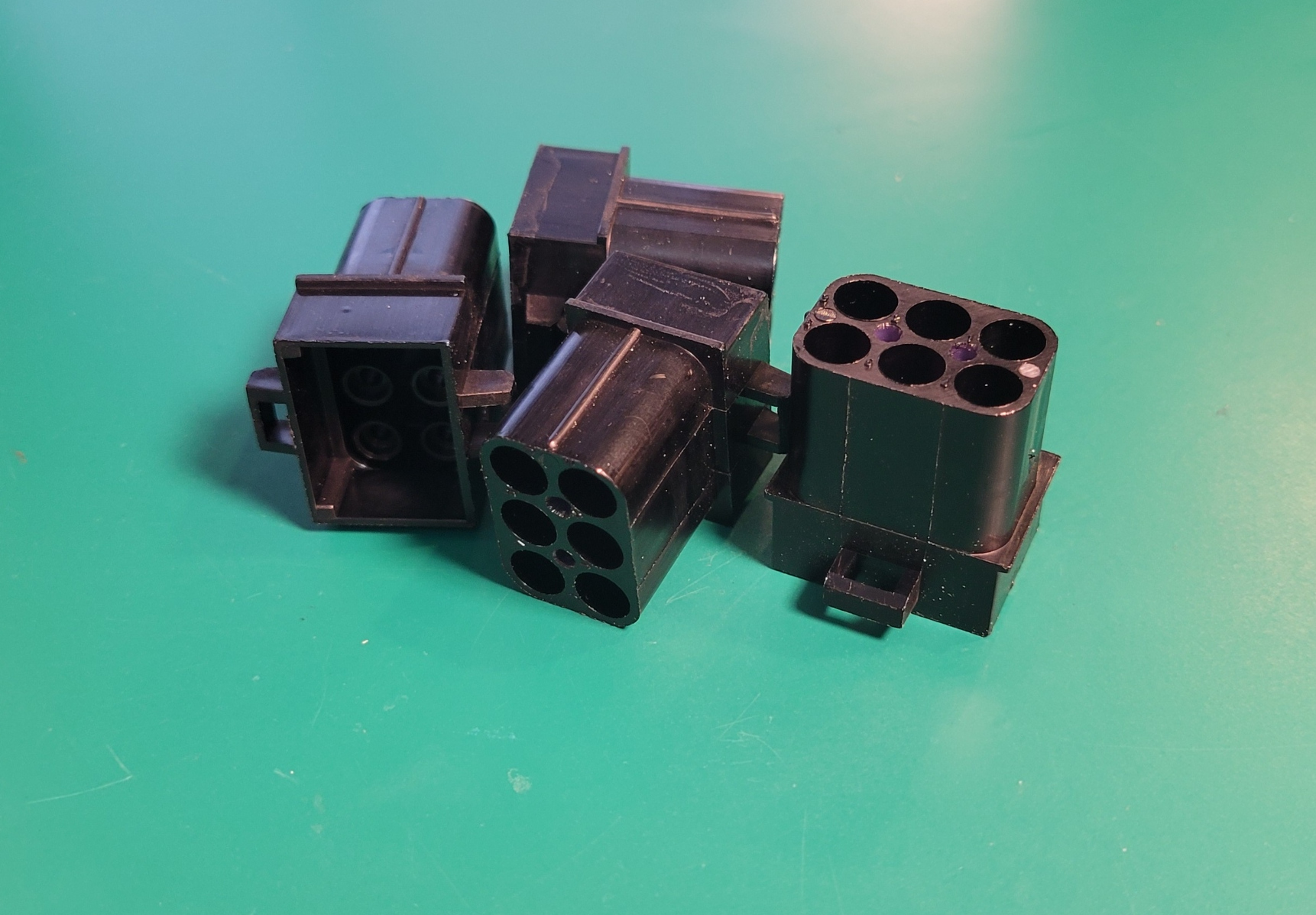 20220228_Molex_Plugs_Dyed.jpg