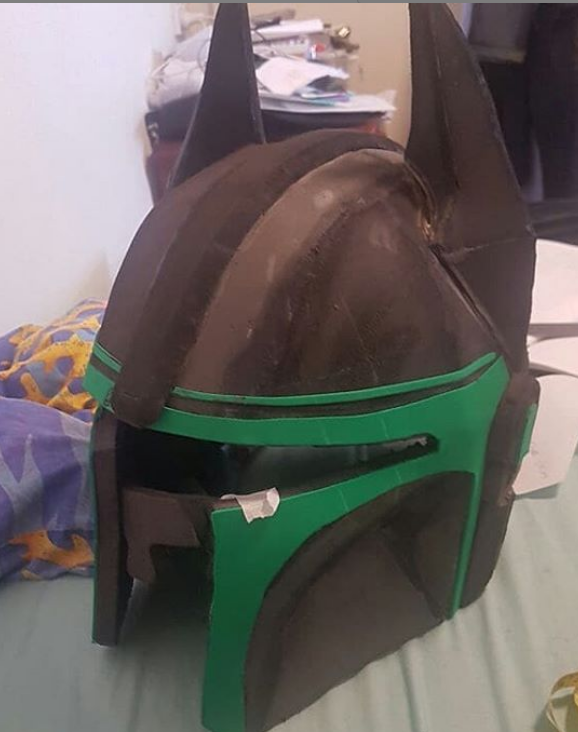 Batmandalorianhelmet.png