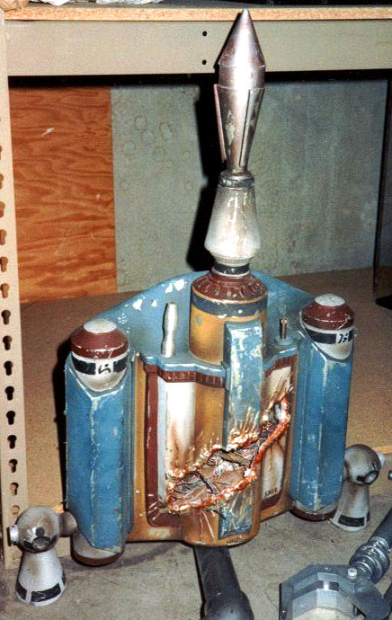 Boba_Fett_Saber_Slashed_Jet_Pack.jpg