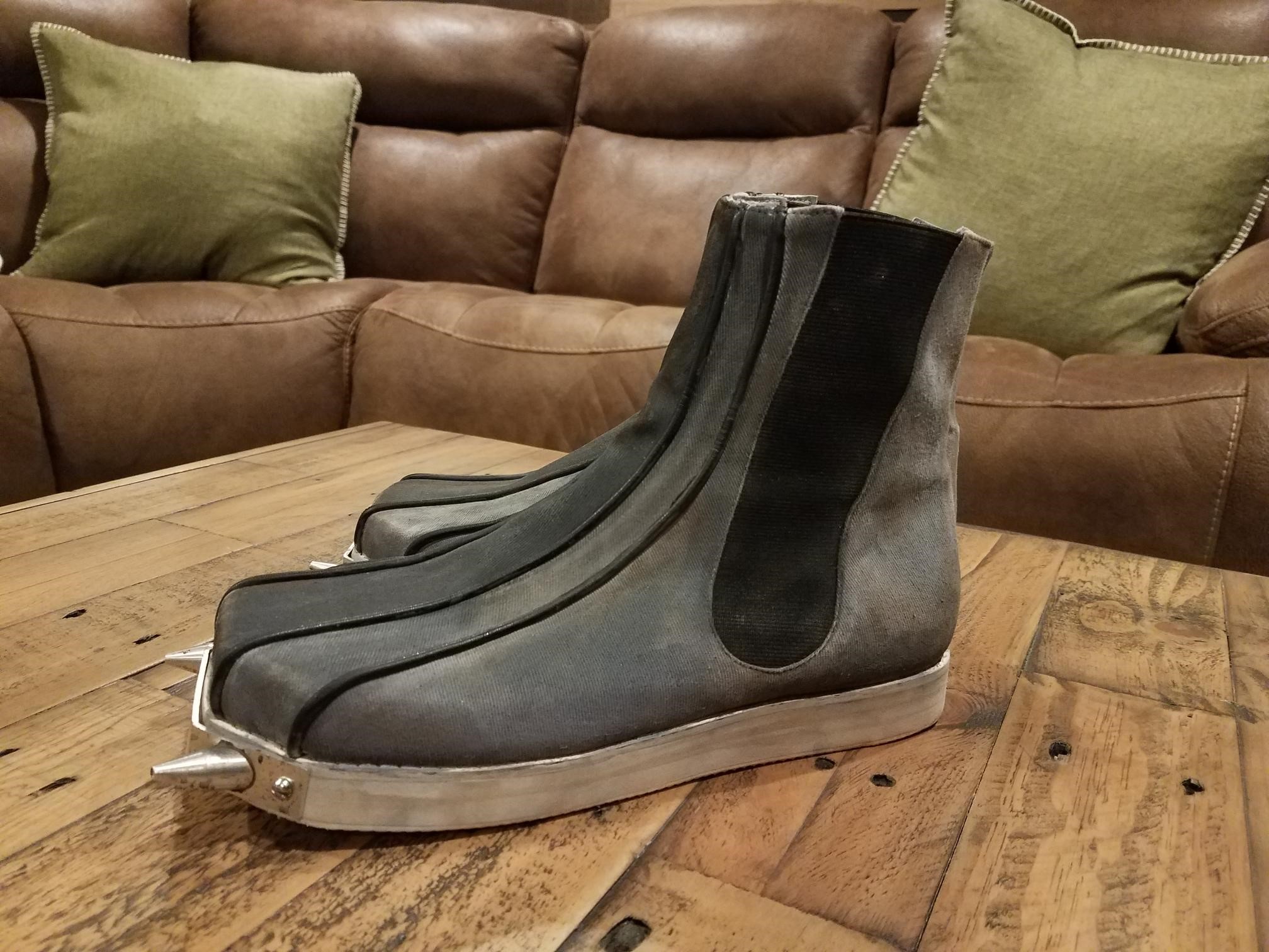 Boots2.jpg