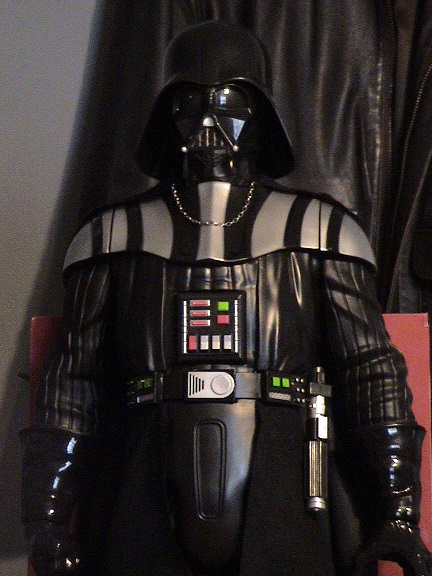 Darth Vader Giant 2.JPG