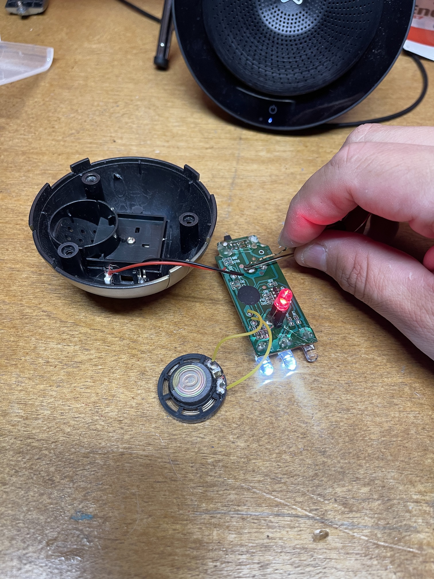 Disney Parks -Hot Potato - Thermal Detonator - Pulled Apart - Pic 2.jpg
