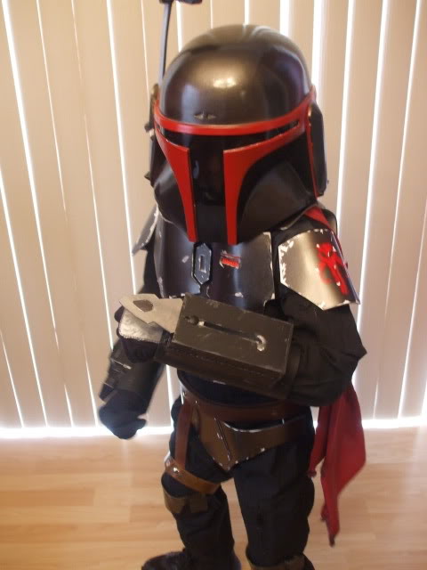 Dylancostume042.jpg