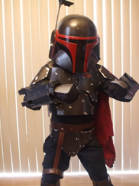 Dylancostume043.jpg