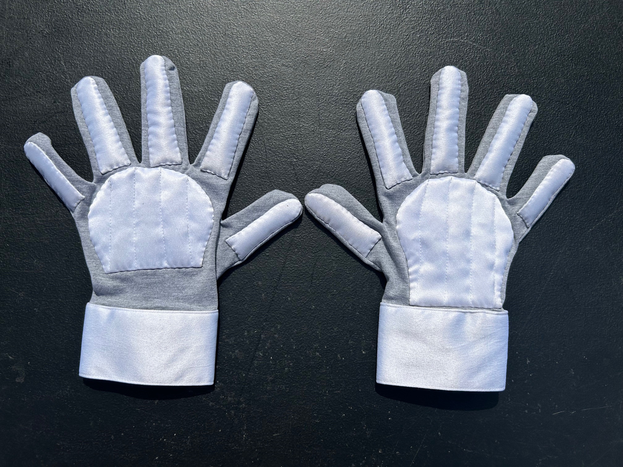 Gloves-Outdoor-Sun-Back.jpg