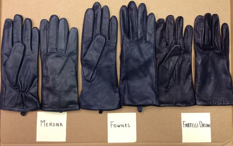 Jango_gloves_indoor_no_flash_zps943ea58d.jpg
