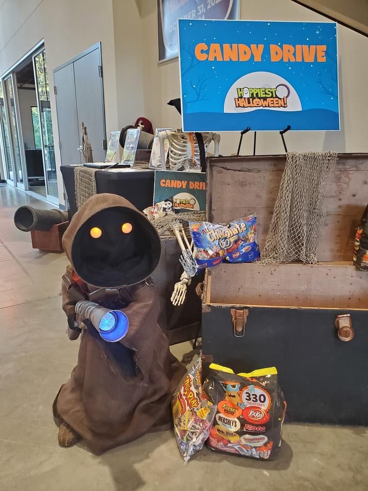 Jawa guarding candy.jpg