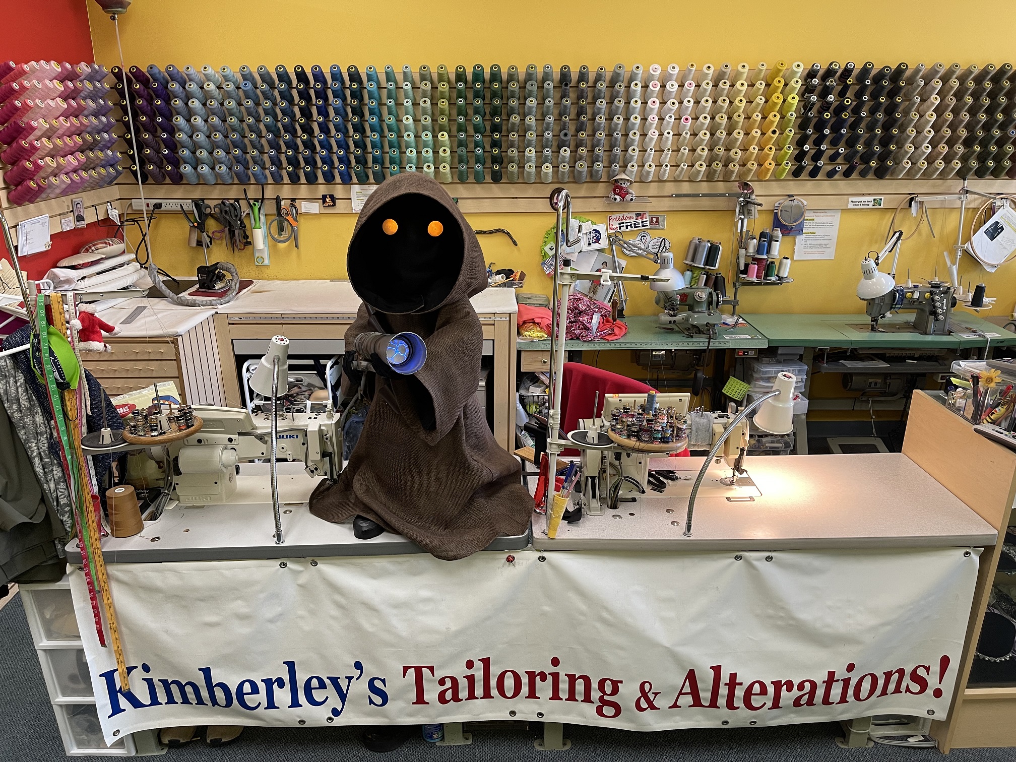 Jawa taking over Kimberlys Alterations.jpg