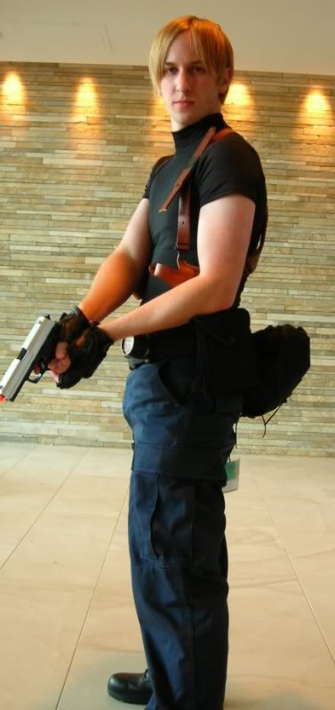 Leon_Kennedy_at_Acen_07_by_Forcebew.jpg