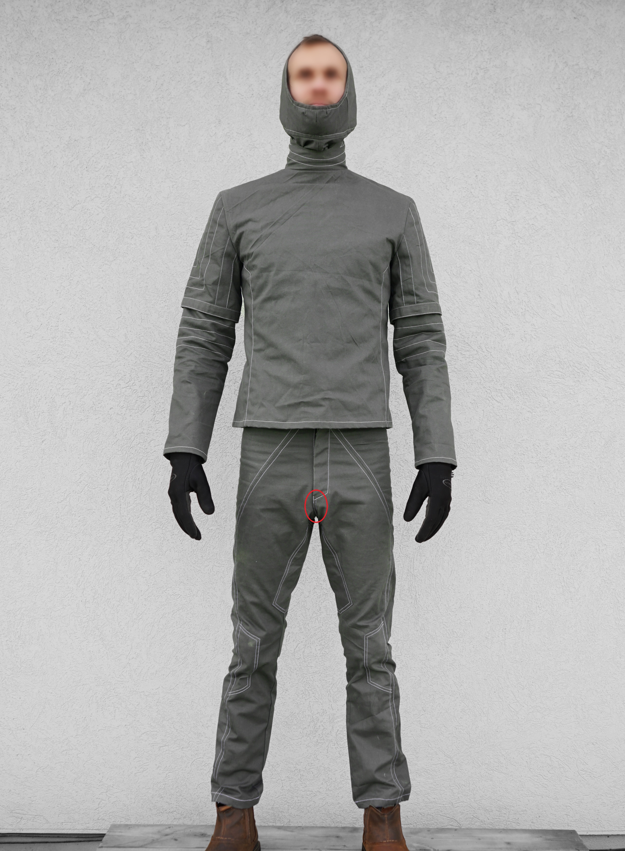 mandoflightsuit.jpg