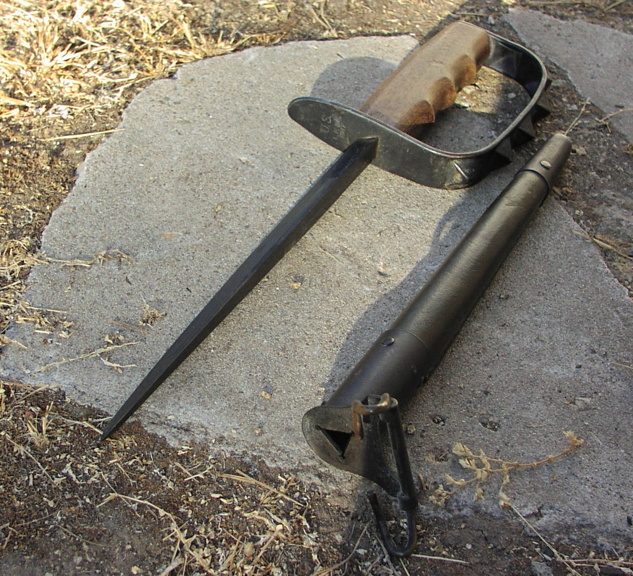 Model1917_knuckle_duster.jpg