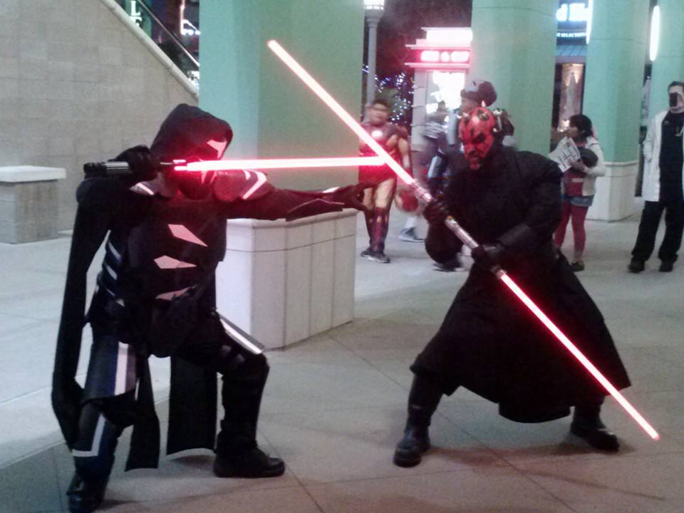 my sith costume vs darth maul.jpg