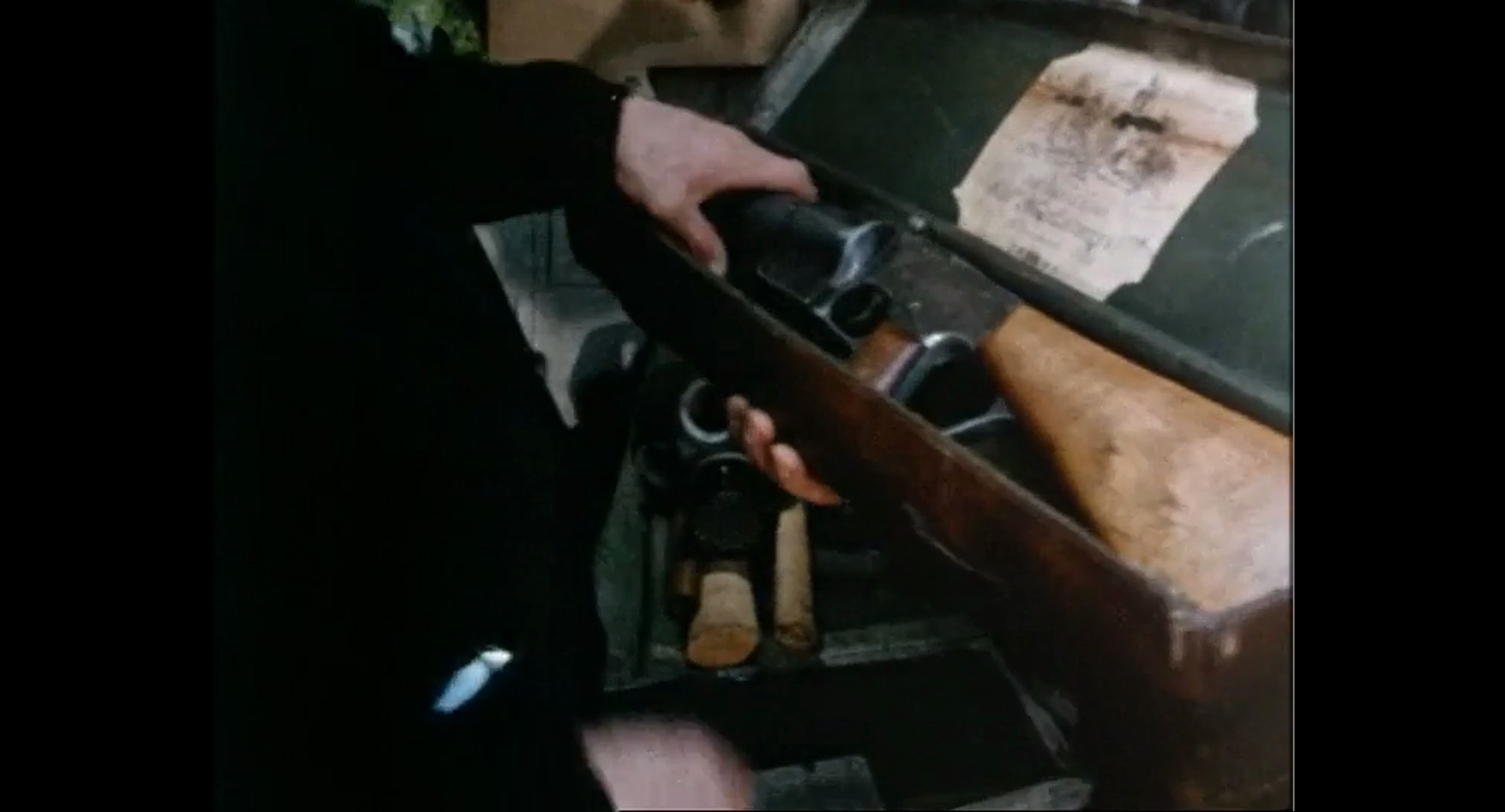 The Sweeney 1-01 Ringer.mkv_20220913_171944.616.png