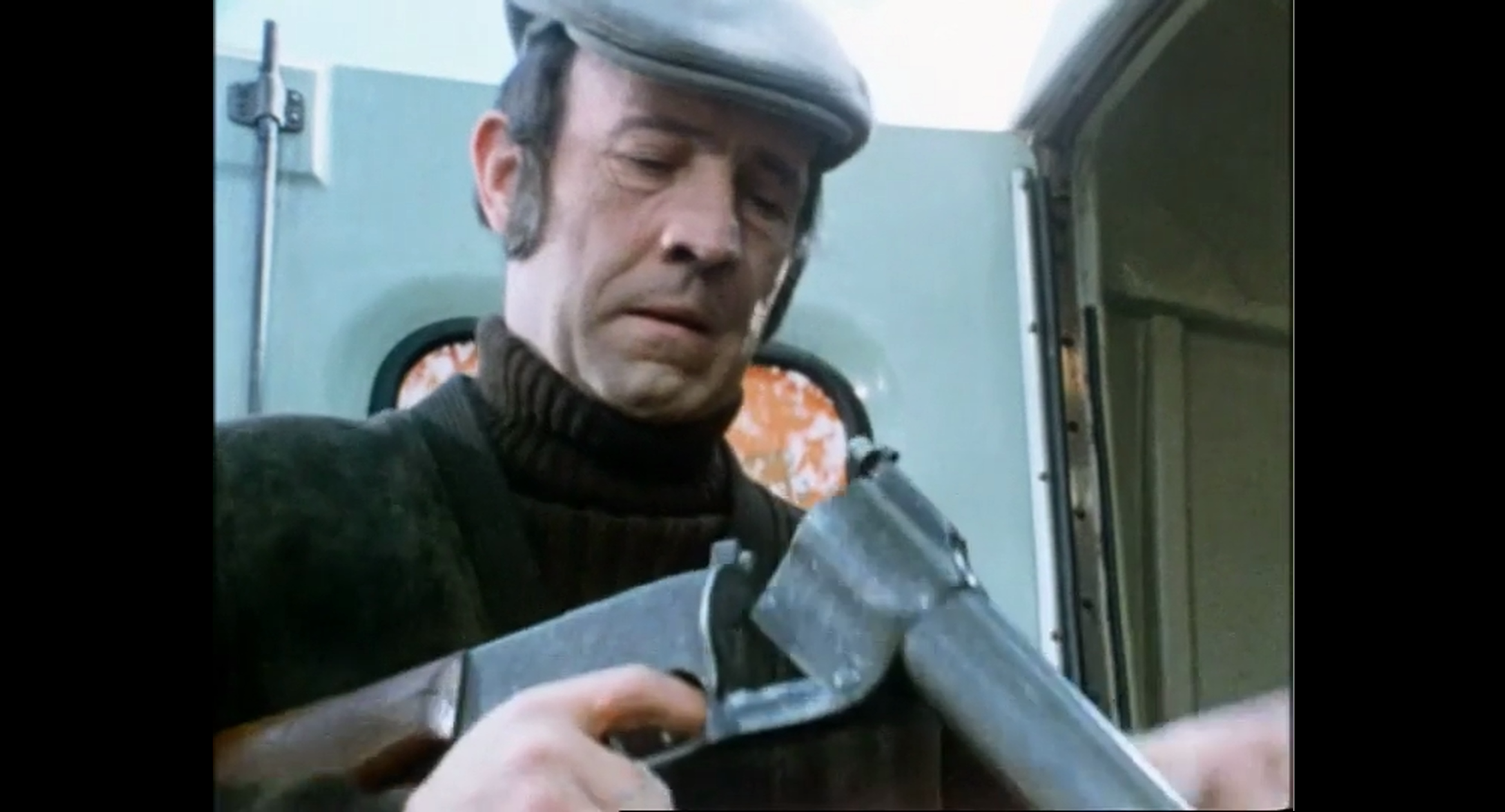 The Sweeney 1-01 Ringer.mkv_20220913_171954.233.png