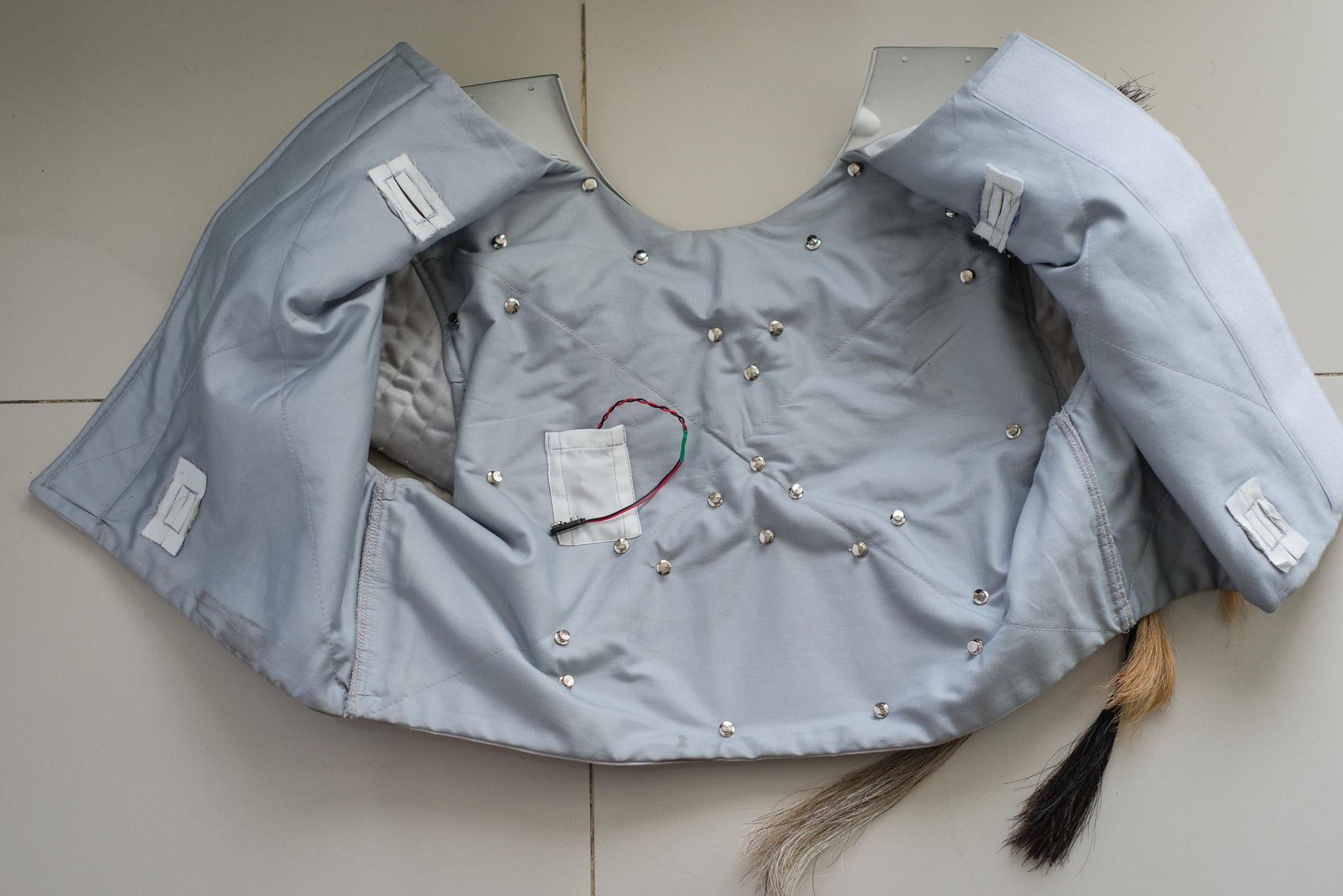 Vest_rear_open.jpg