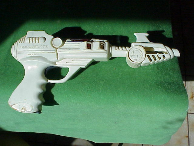VTG-1980s-TG-107PAT3761-Space-Gun-Toy-Pistol-Taiwan.jpg