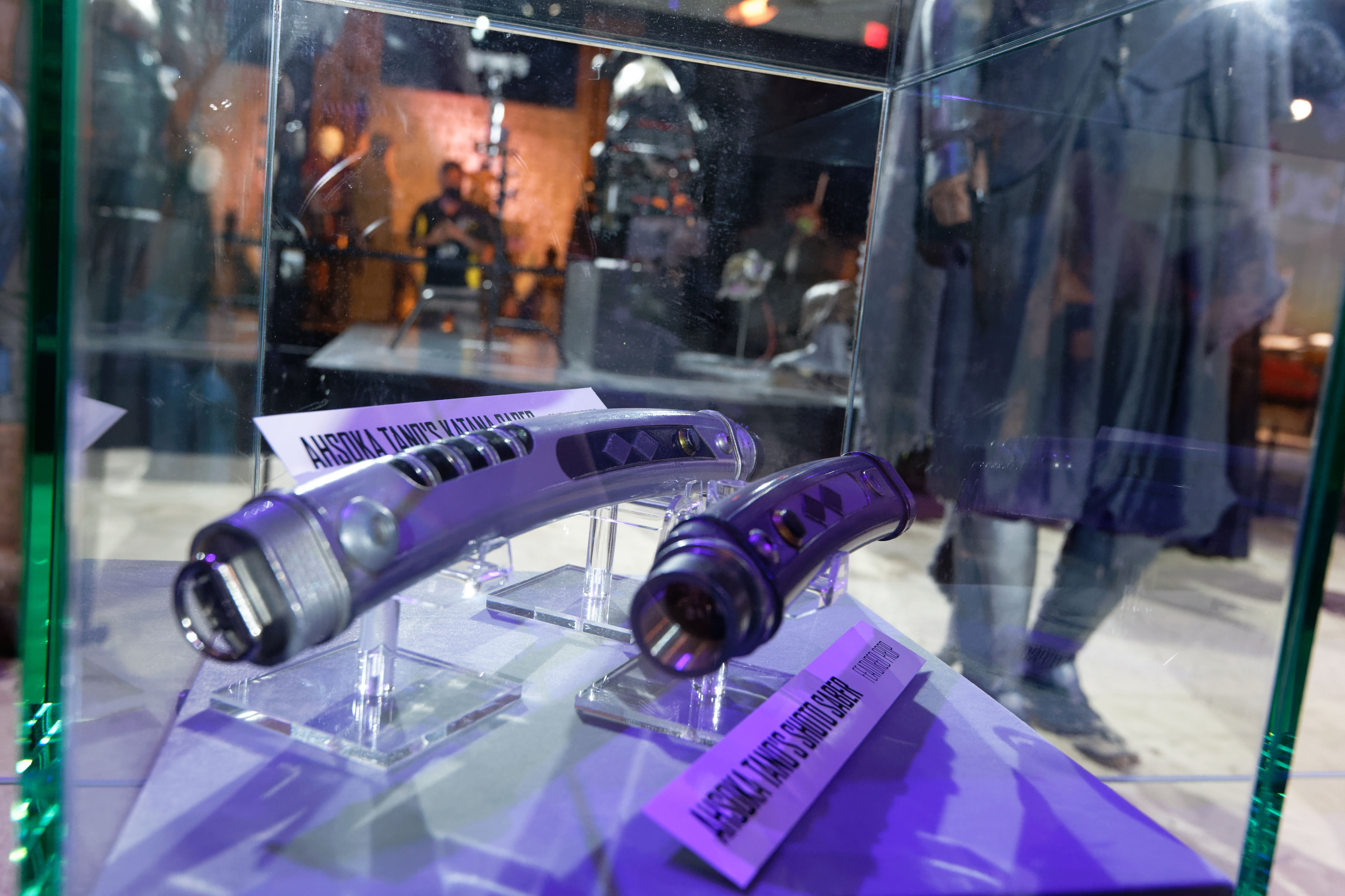 Ahsoka Tano Lightsabers 04.jpg