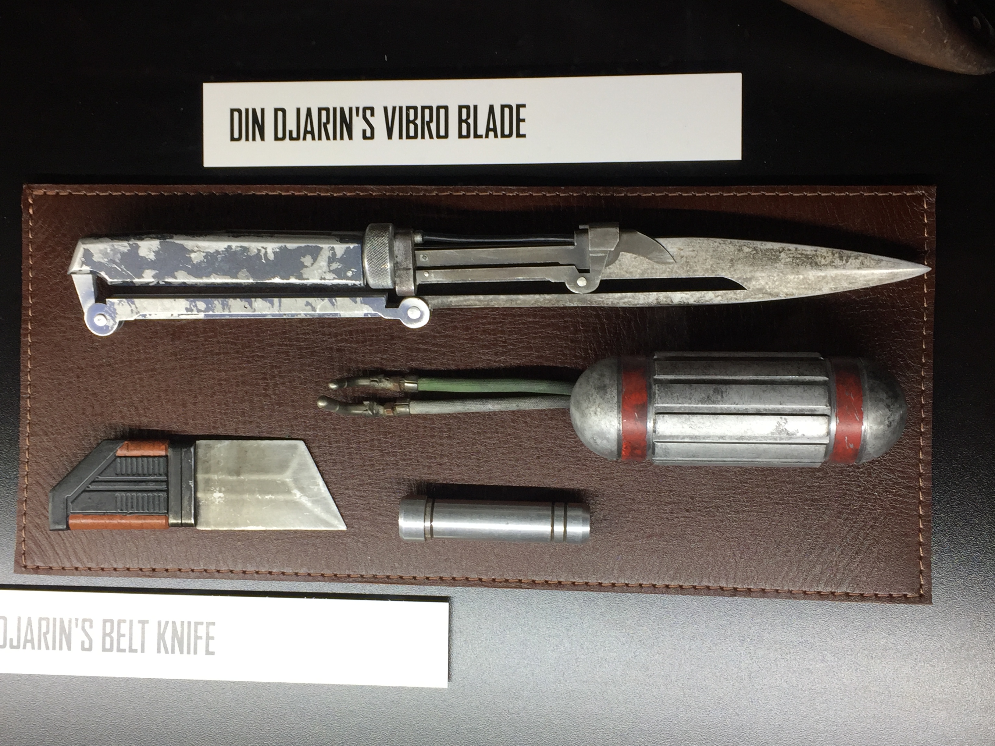 Din Djarin Vibro Blade 11.jpg