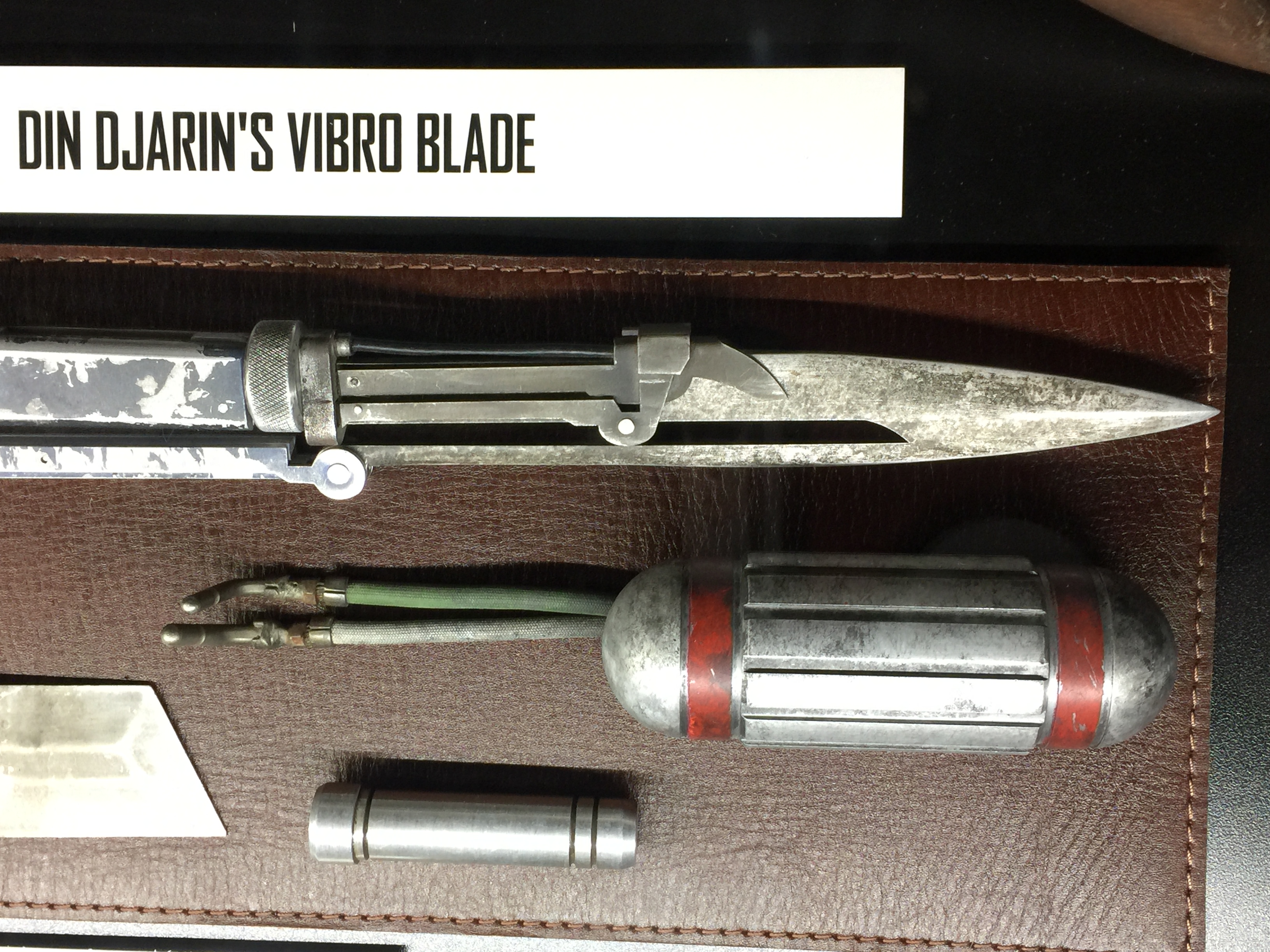 Din Djarin Vibro Blade 14.jpg
