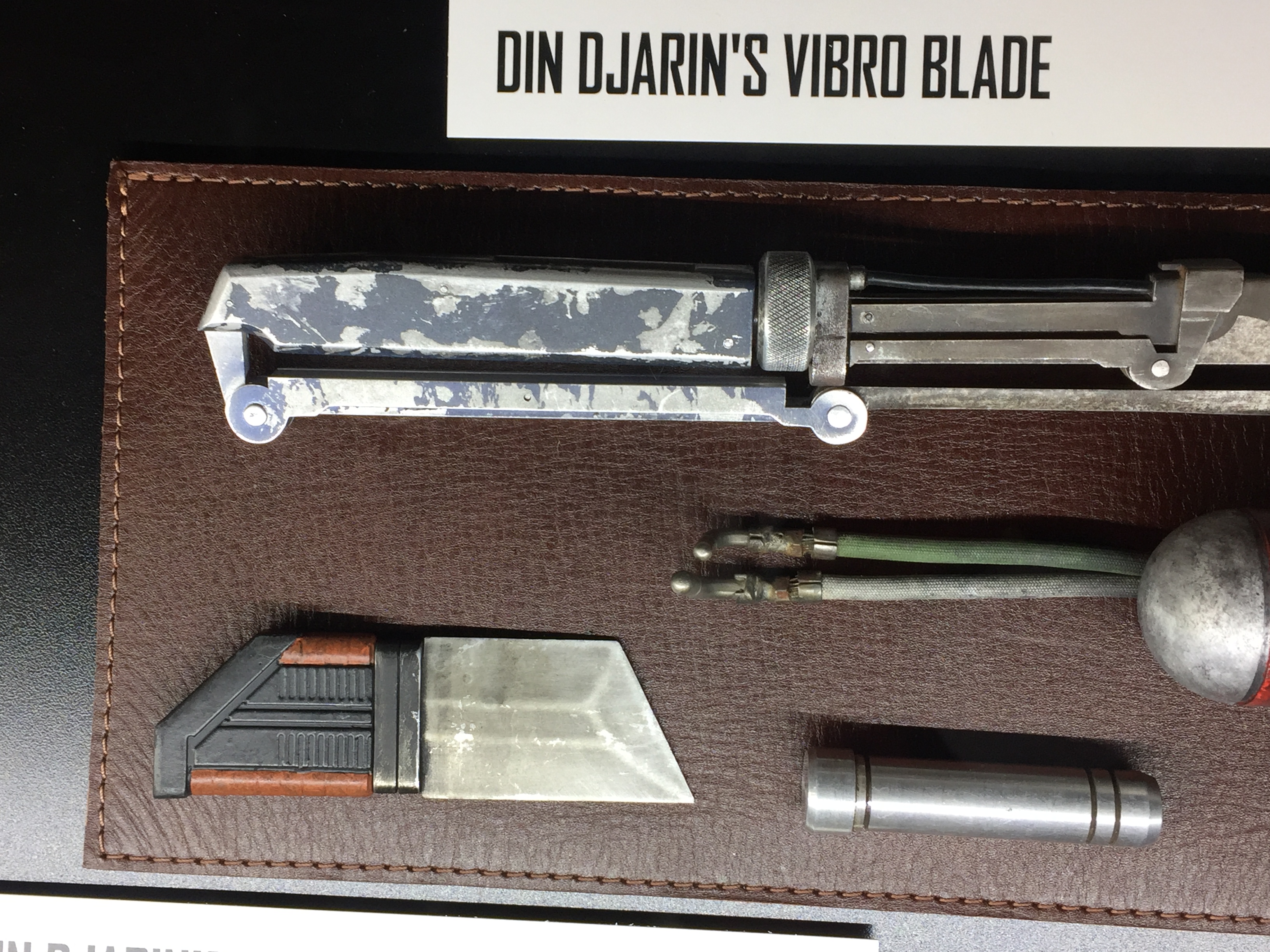 Din Djarin Vibro Blade 15.jpg