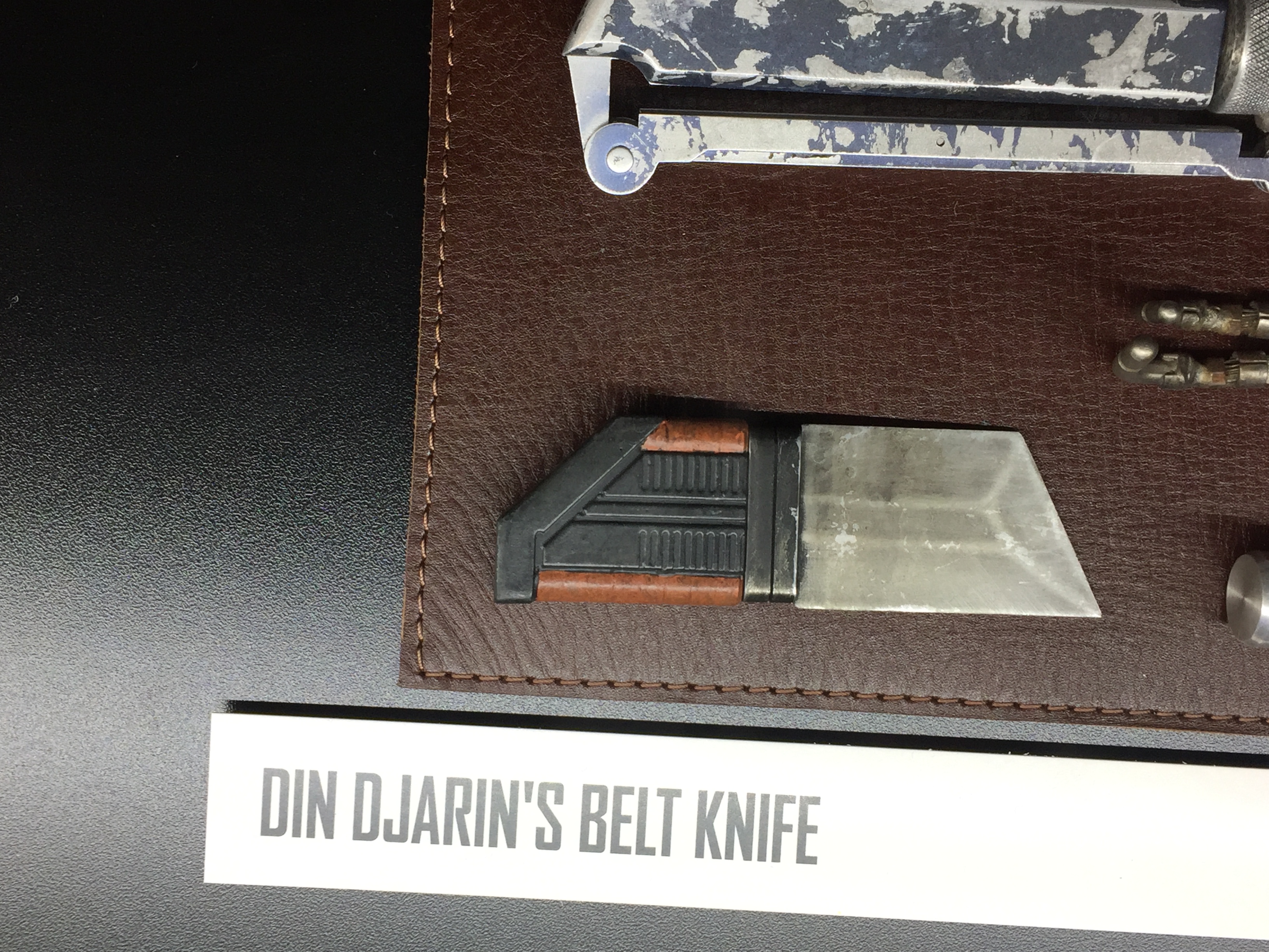 Din Djarin Vibro Blade 16.jpg