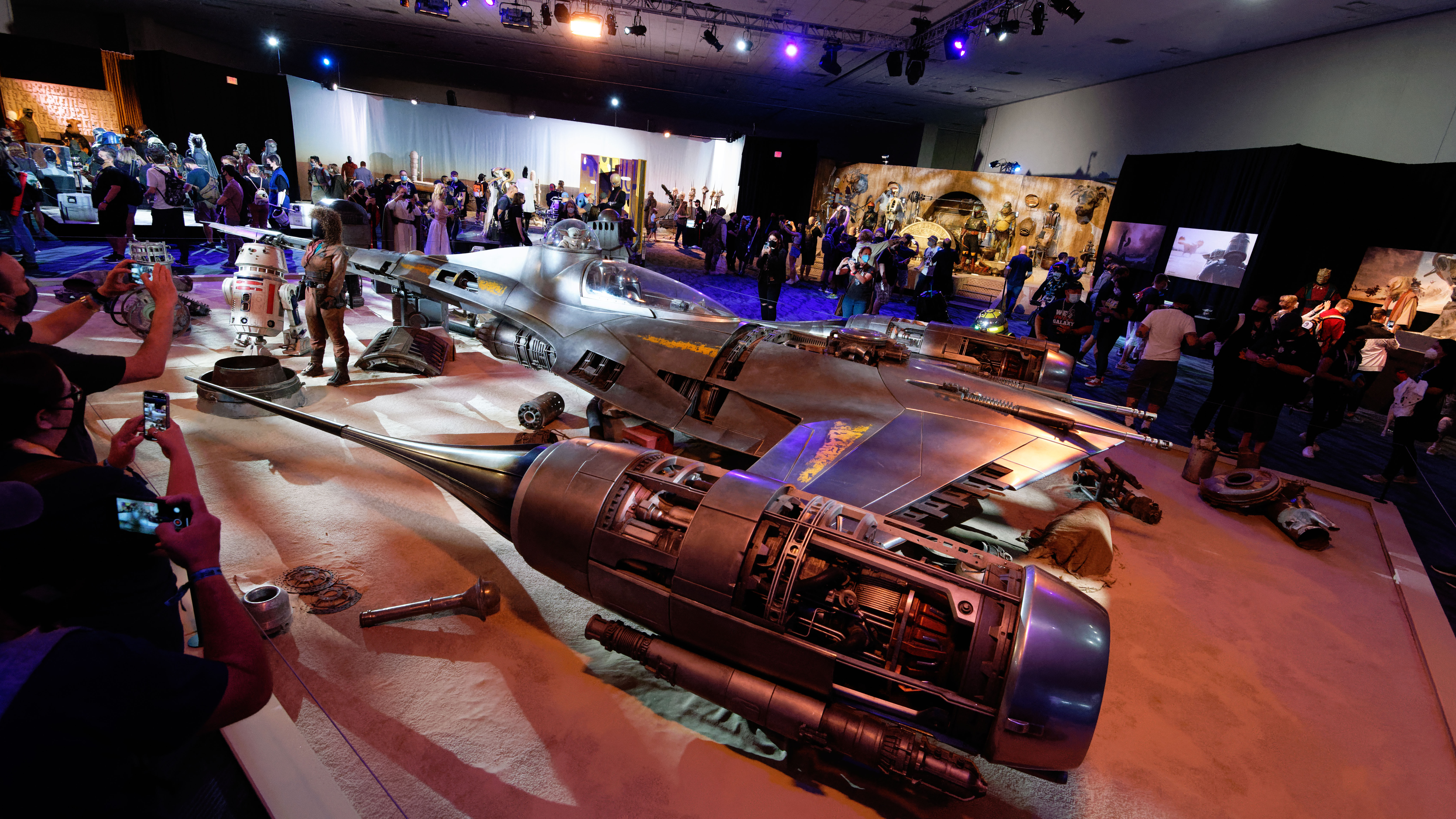Din Djarin's N-1 Starfighter 15.jpg