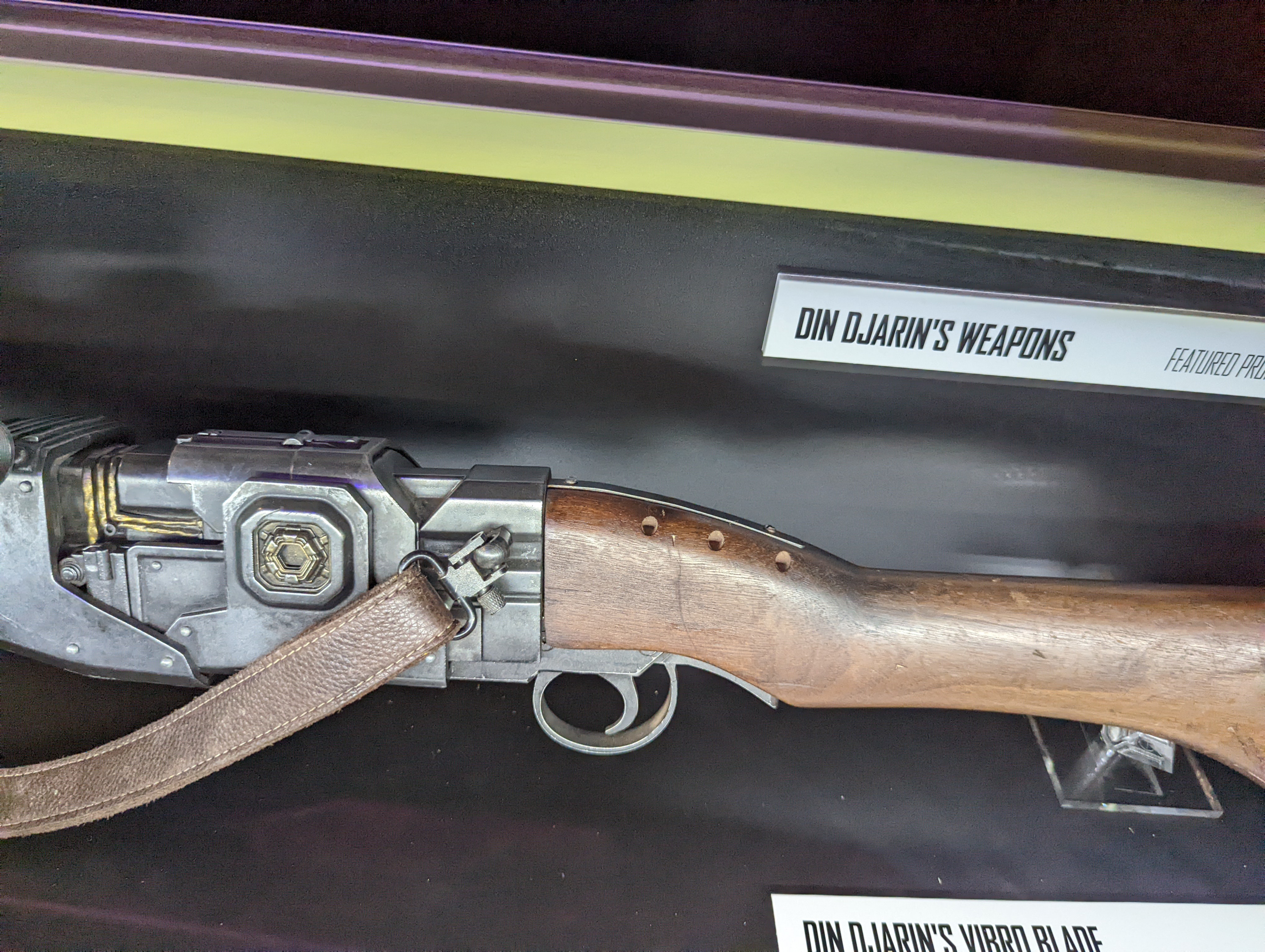 Dinn Djarin Amban Phase-Pulse Blaster 12.jpg