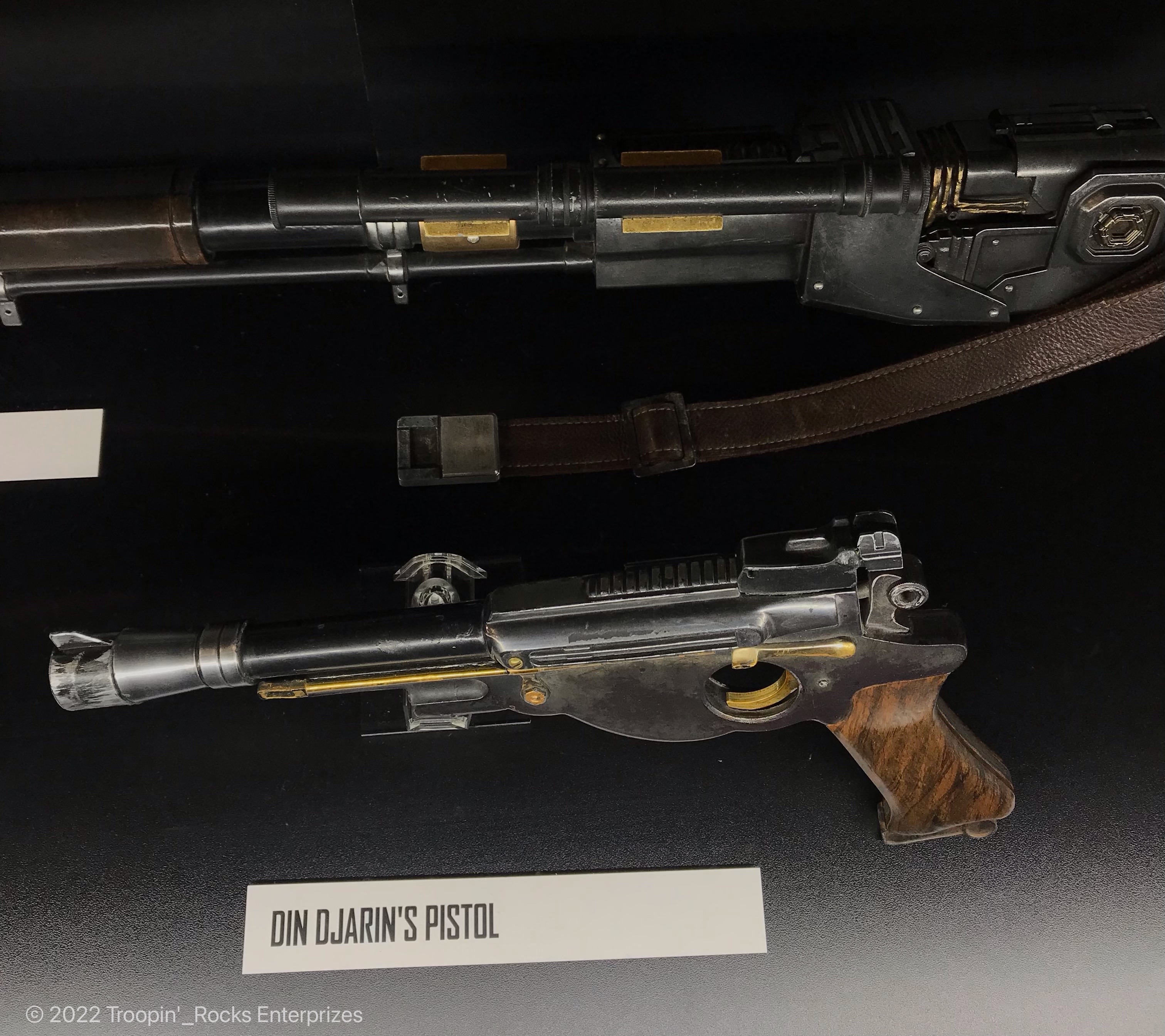 Dinn Djarin IB-94 Blaster Pistol 10.jpg