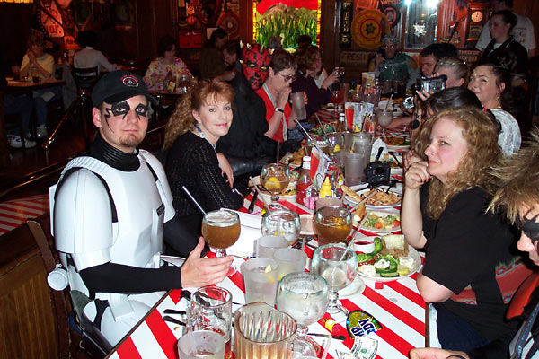 DMEB2 Dinner Party at TGI Fridays. 
(Clutch, MaulMaus, ScottMaul, DarkLady, ....)
(DirtyTom, Savage, Darth Cleo, MC, ...)