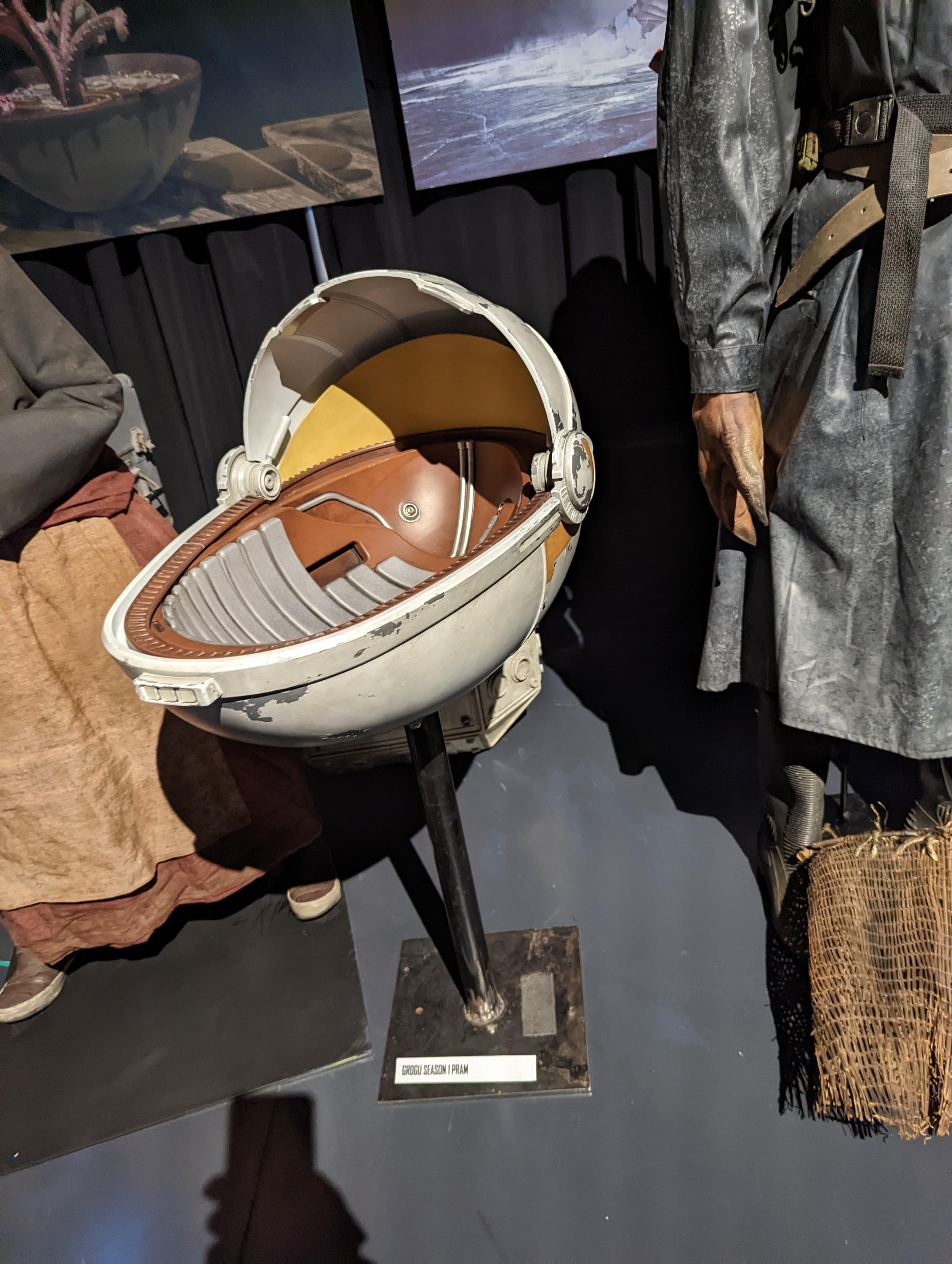 Grogu Pram 02.jpg