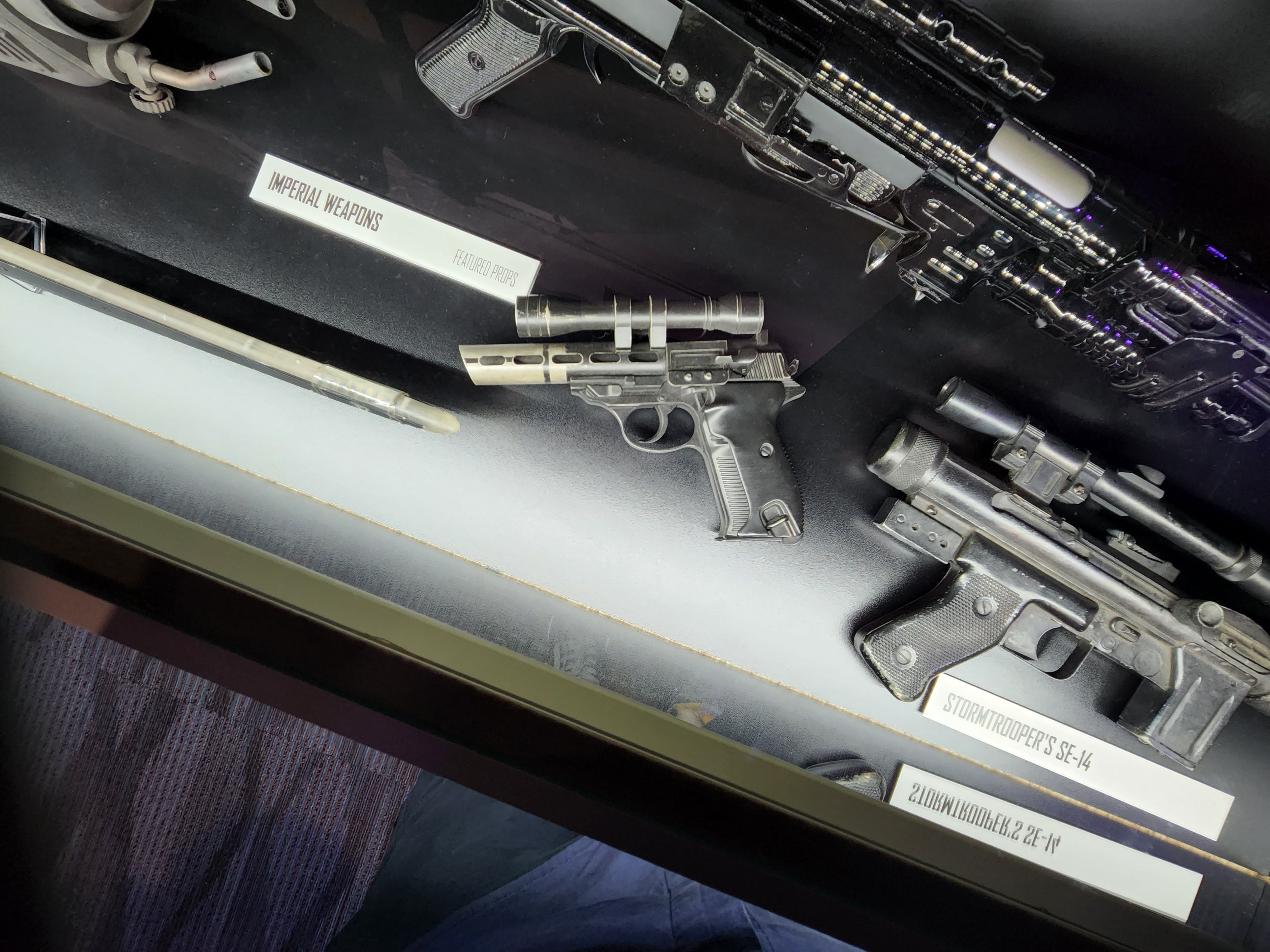 Moff Gideon's Blaster 01.jpg