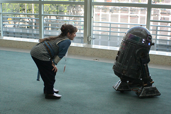 Padme meets an R2 Unit