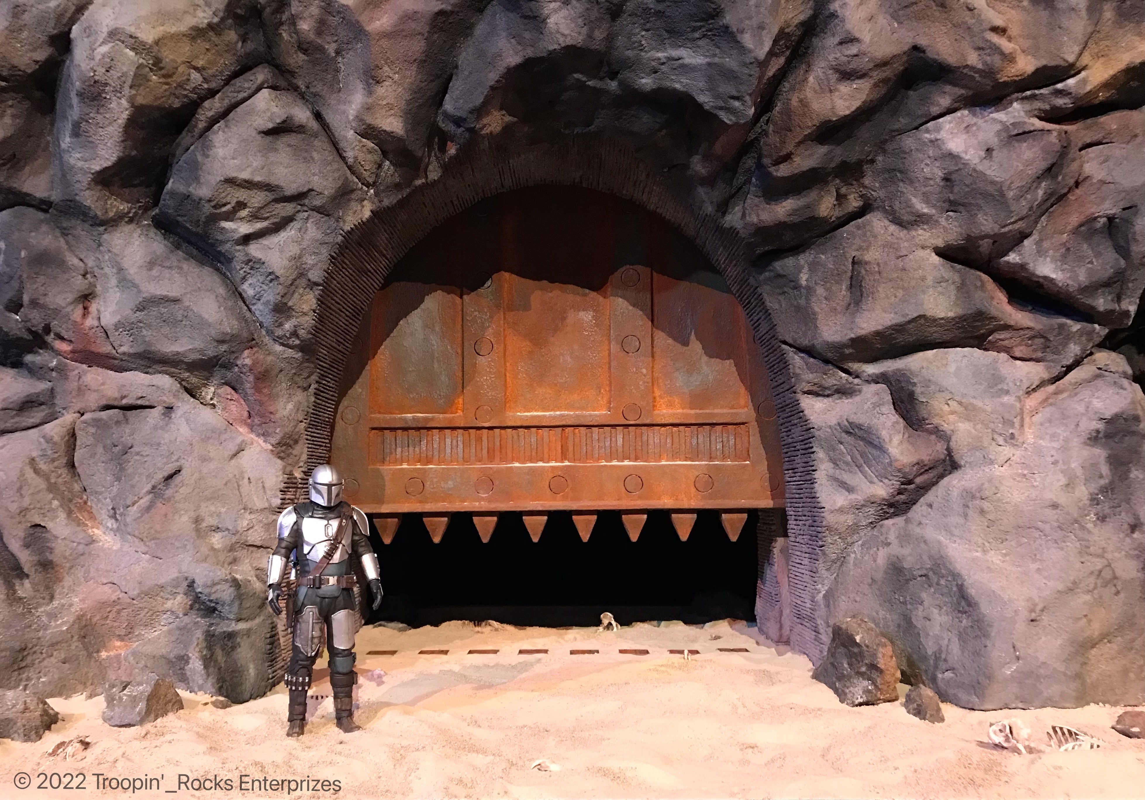 Rancor Gate and Pit Maquette 05.jpg