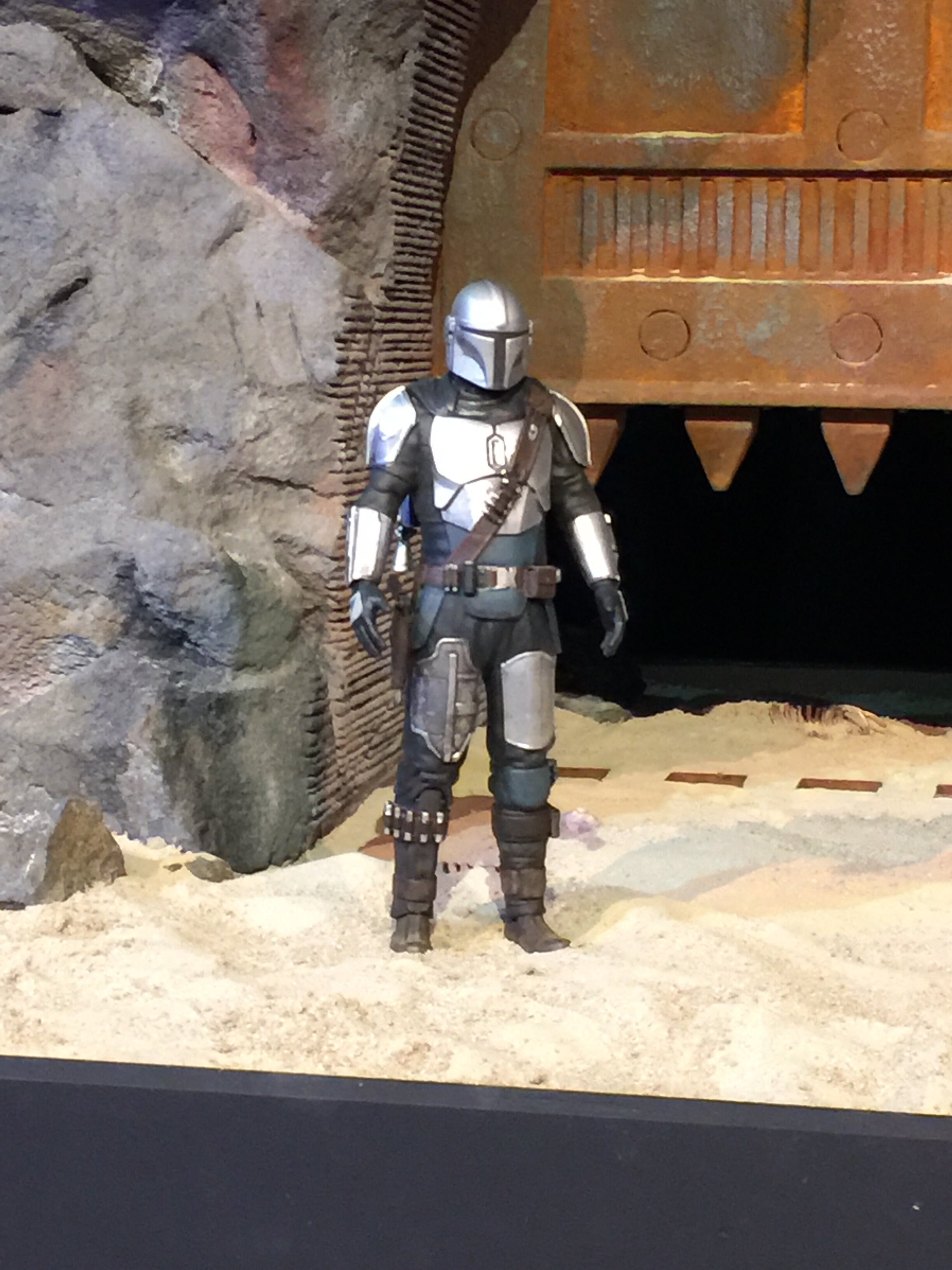 Rancor Gate and Pit Maquette 07.jpg