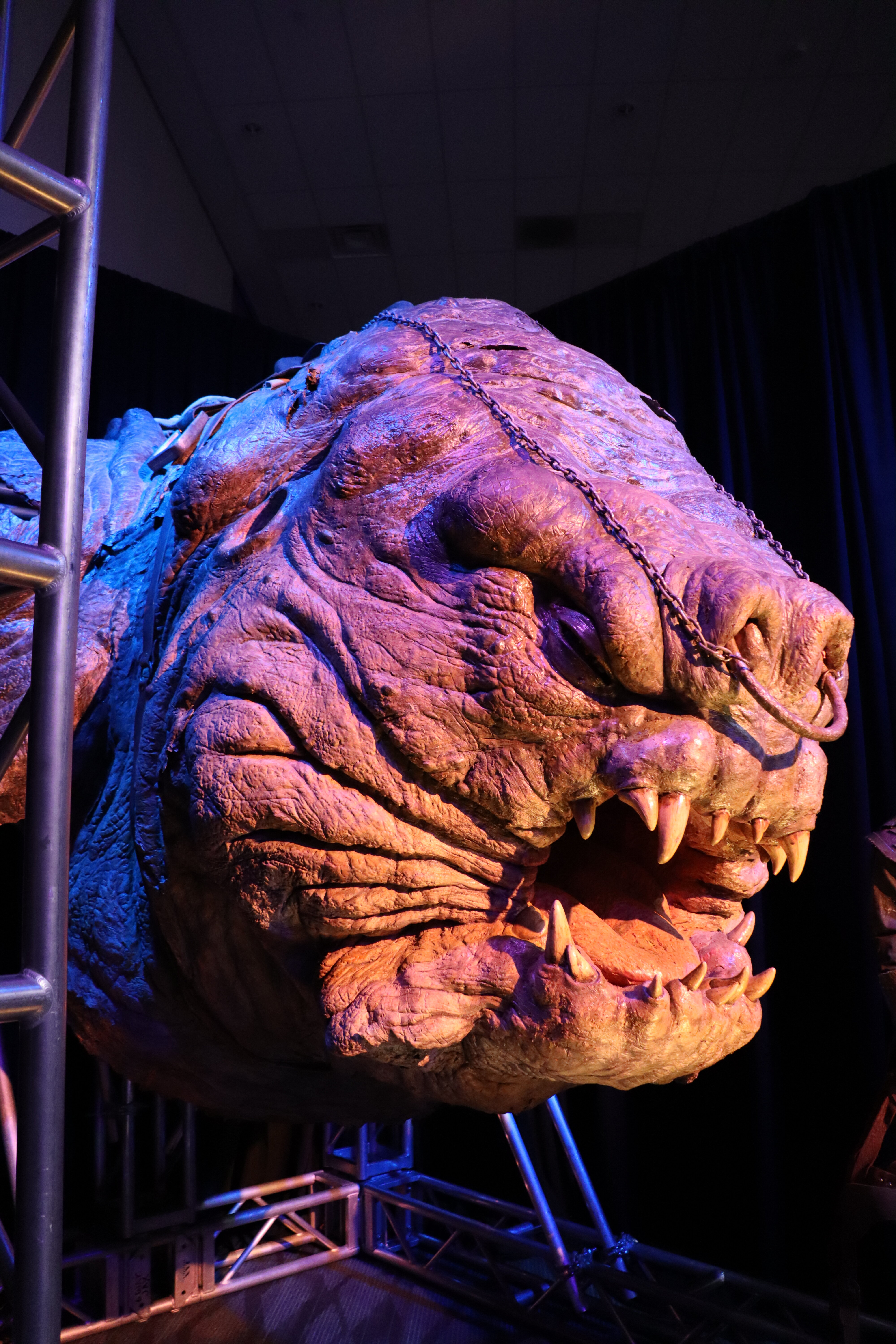 Rancor Head with Rancor Keeper 11.jpg