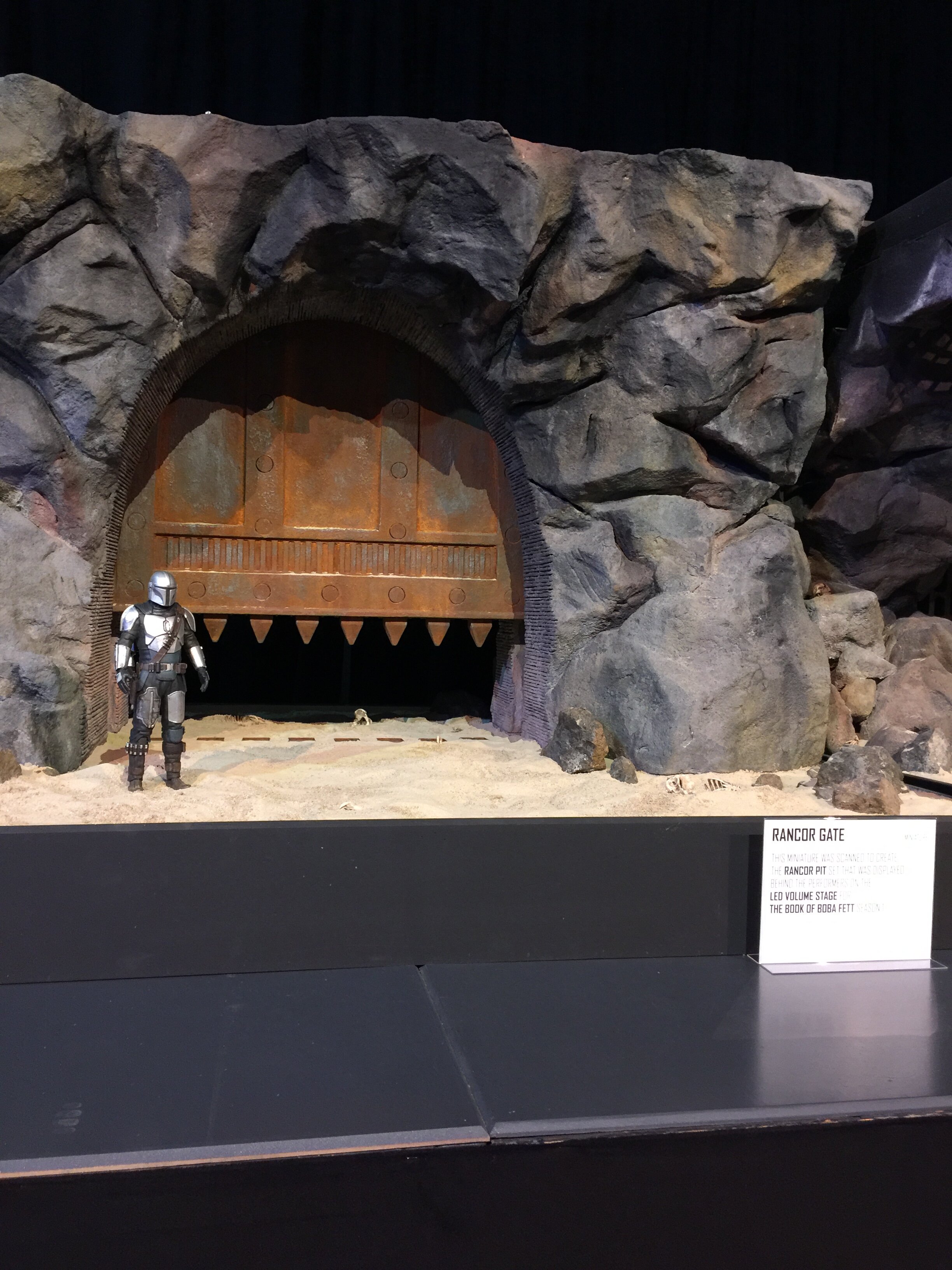 Rancor Pit Gate Model Miniature 2.JPG