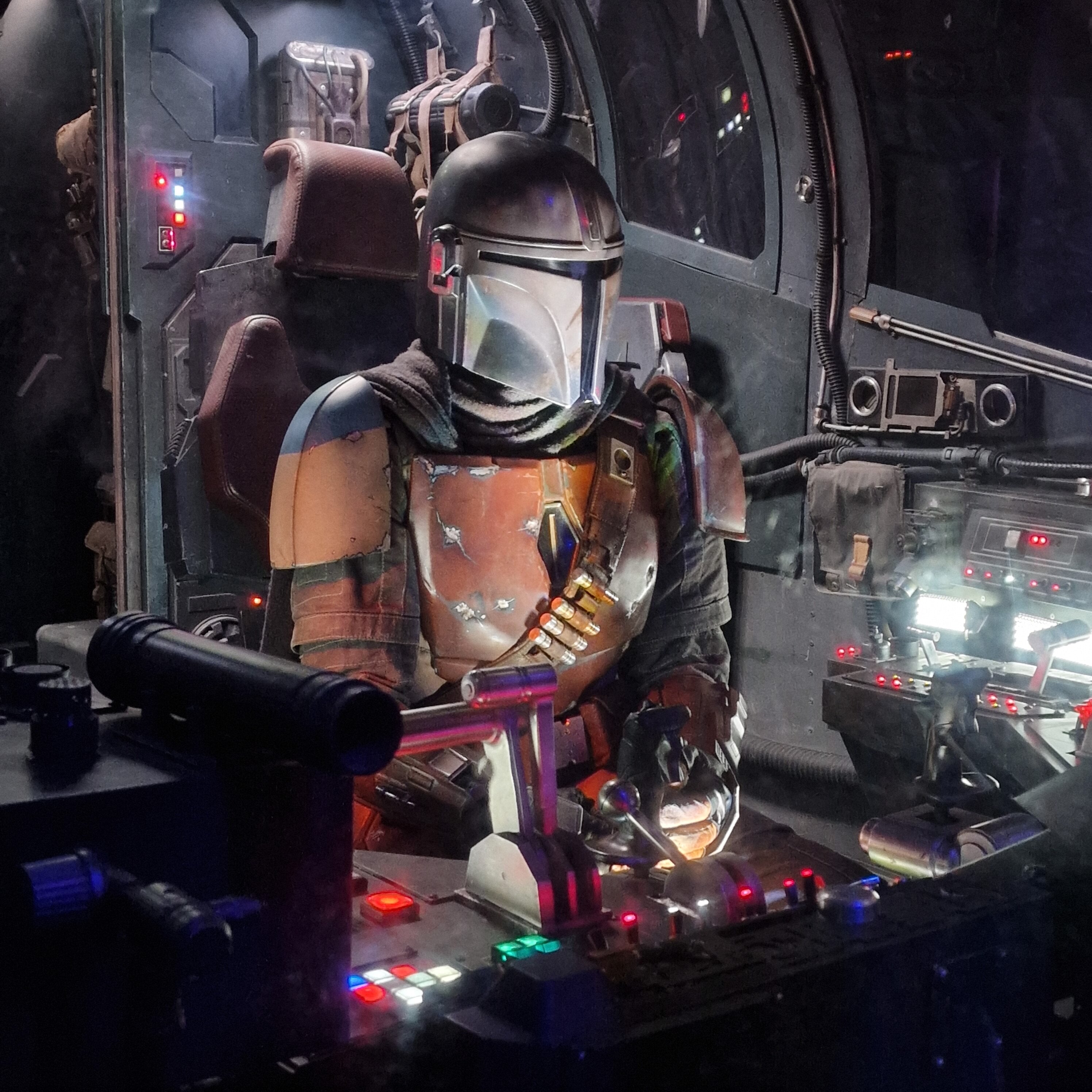 Razor Crest Cockpit Display 03.jpg
