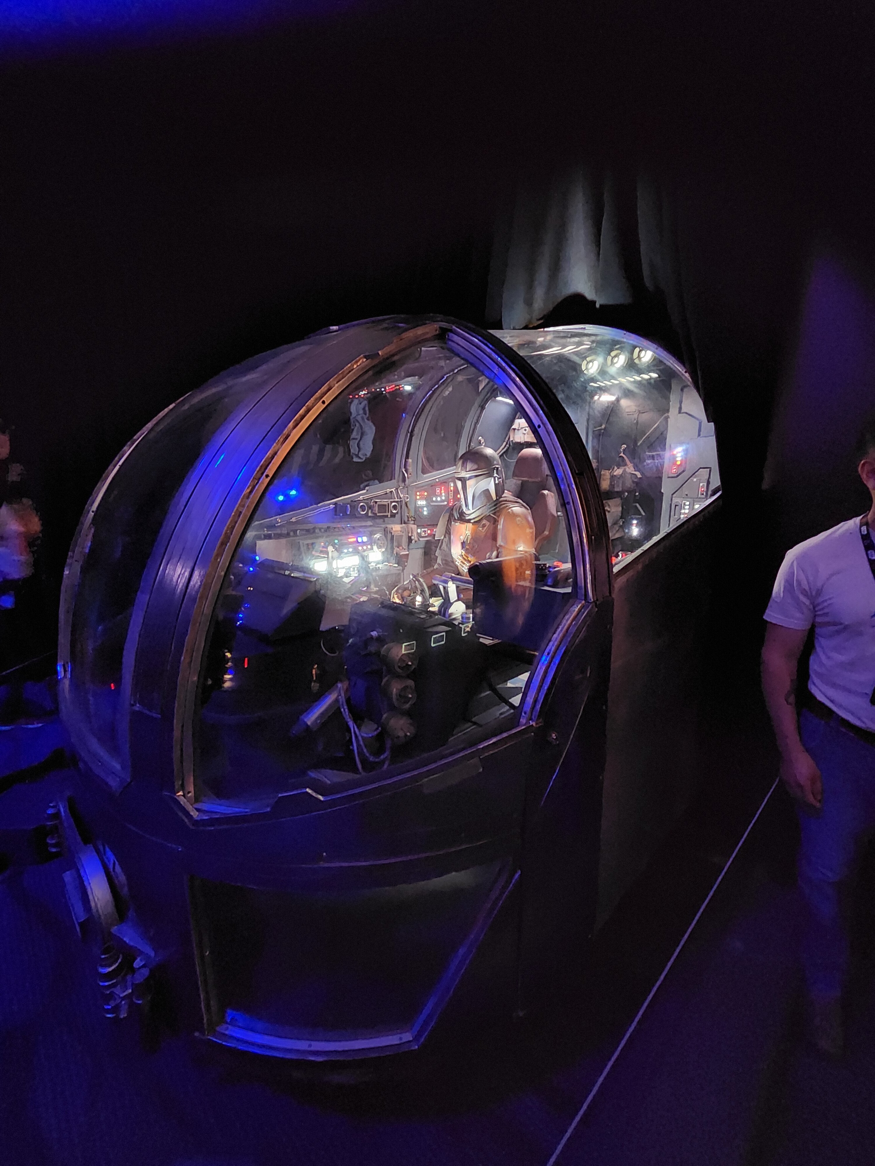 Razor Crest Cockpit Display 23.jpg