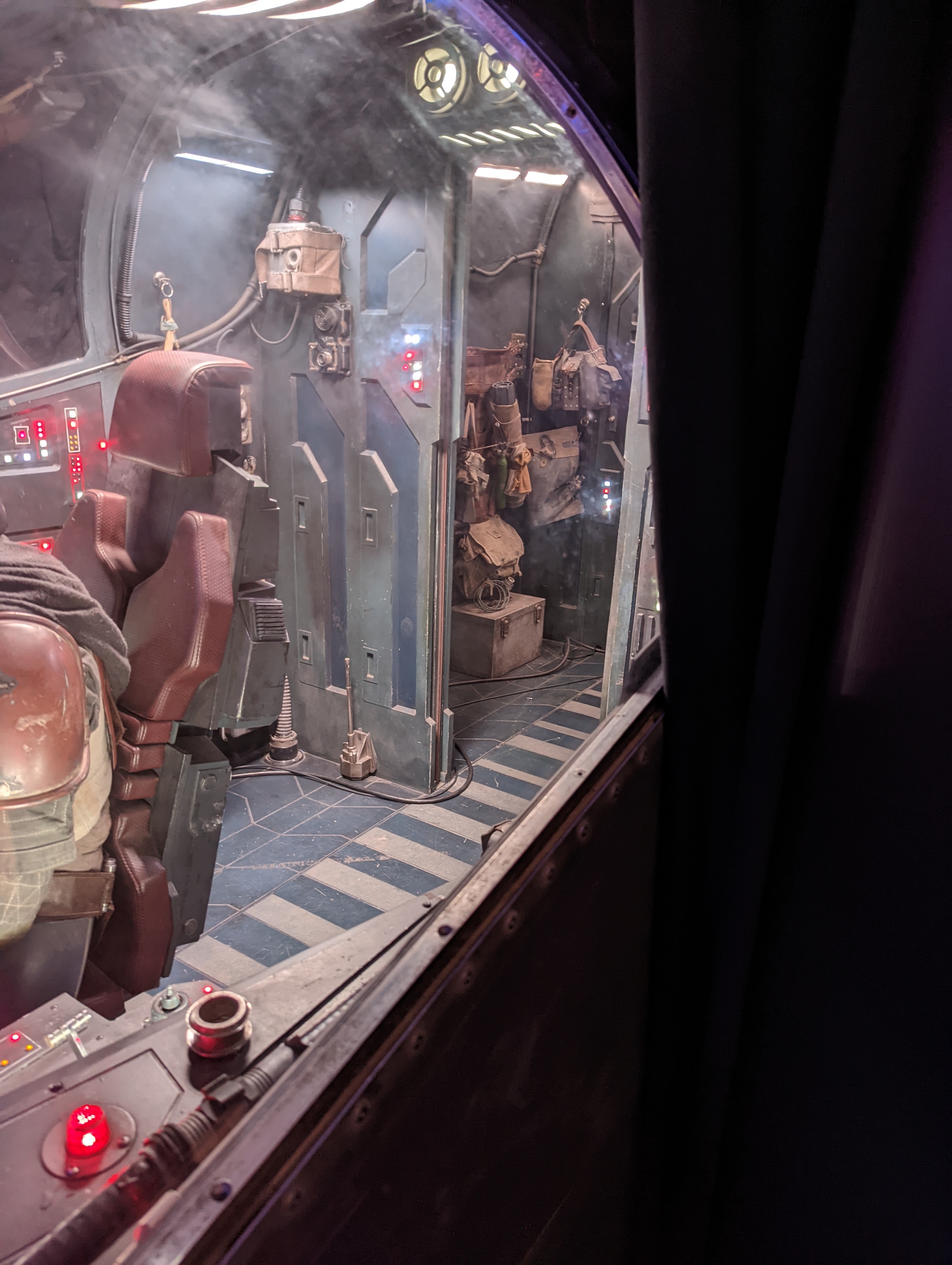 Razor Crest Cockpit Display 33.jpg