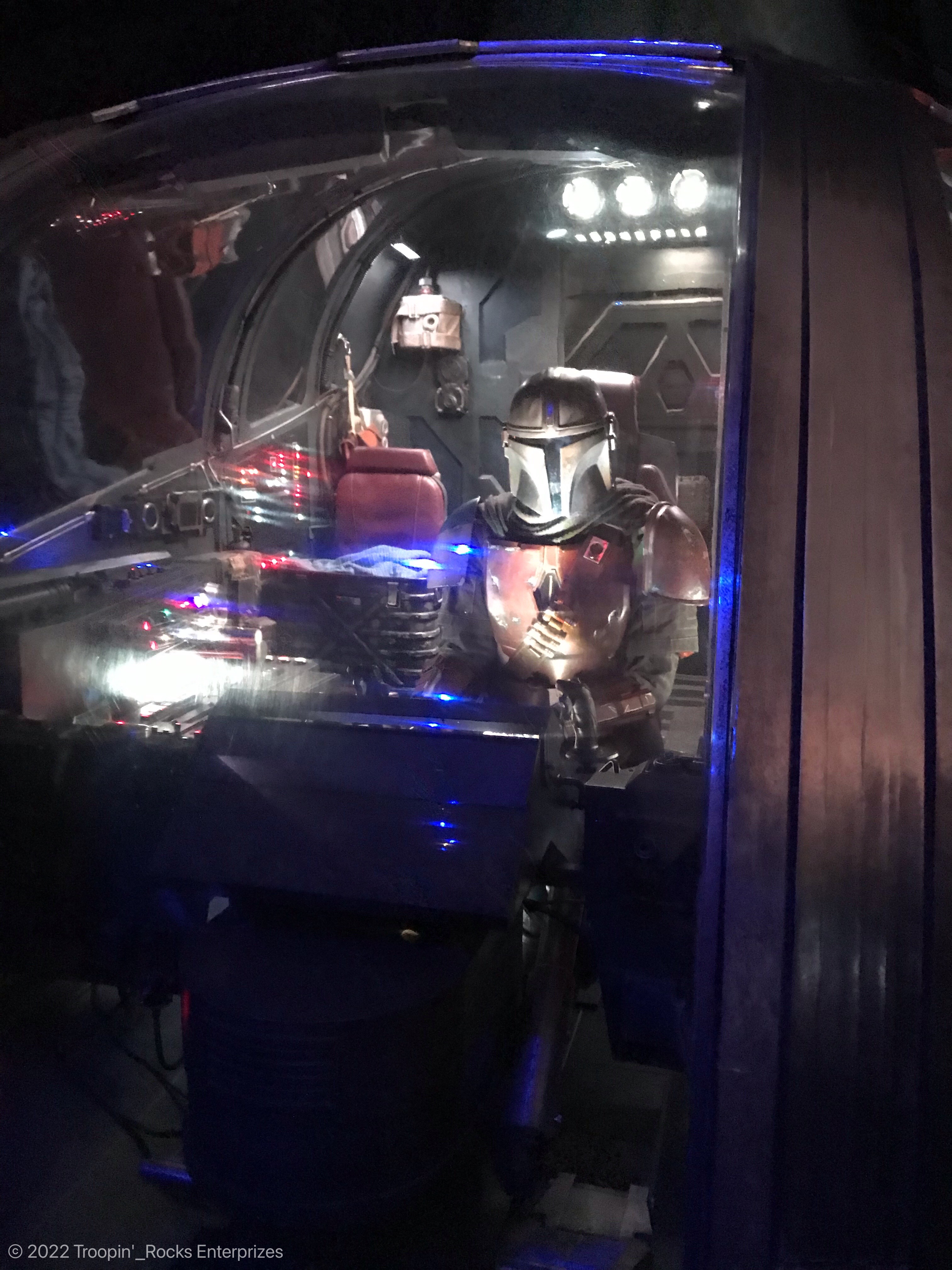 Razor Crest Cockpit Display 41.jpeg