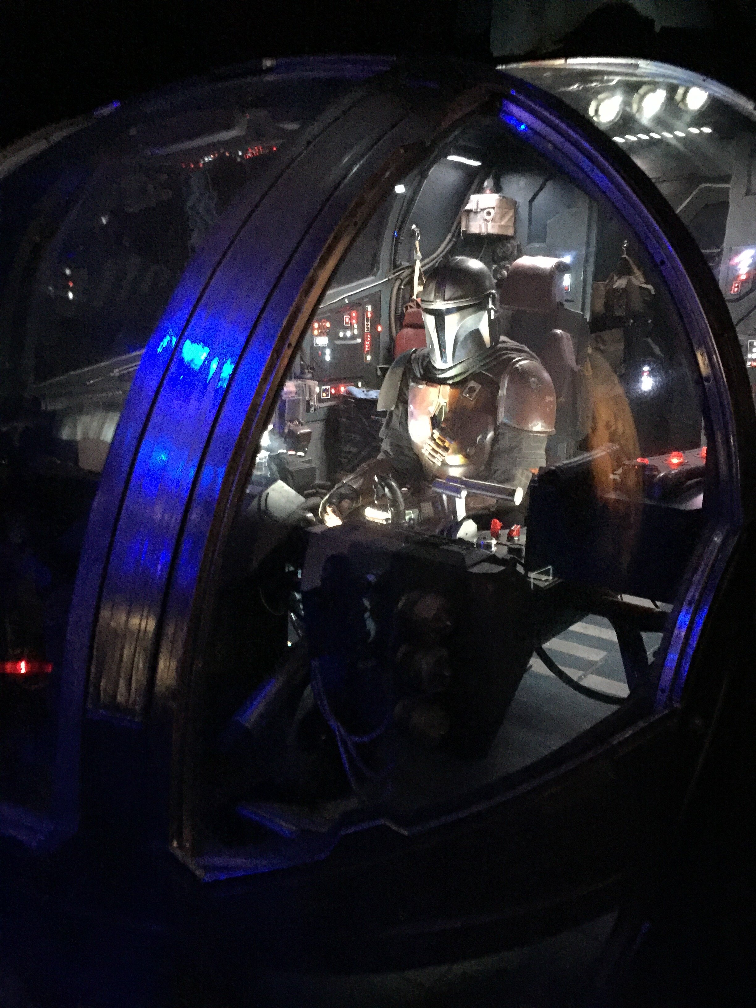 Razor Crest Cockpit Display 45.jpg