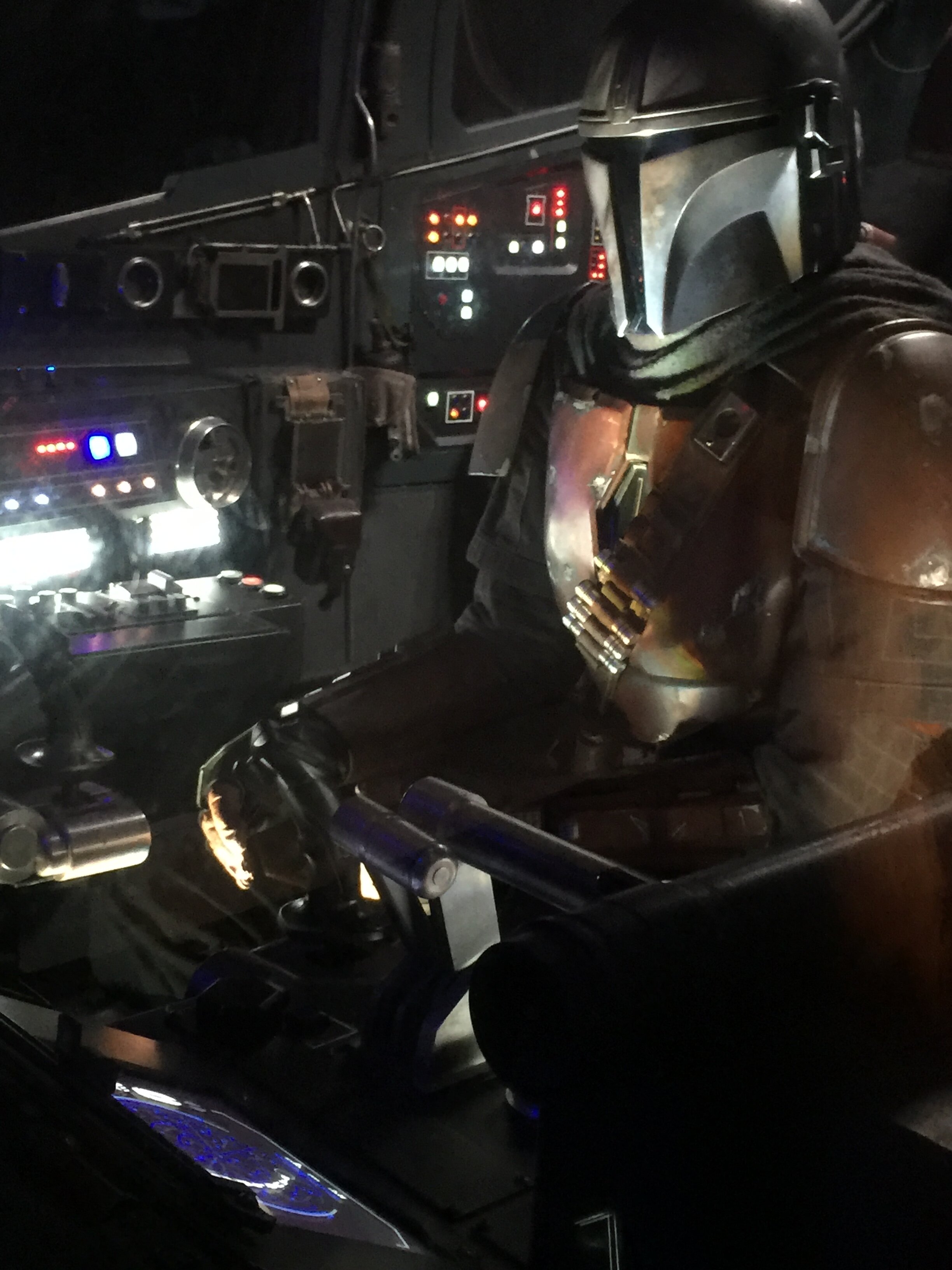 Razor Crest Cockpit Display 54.jpg