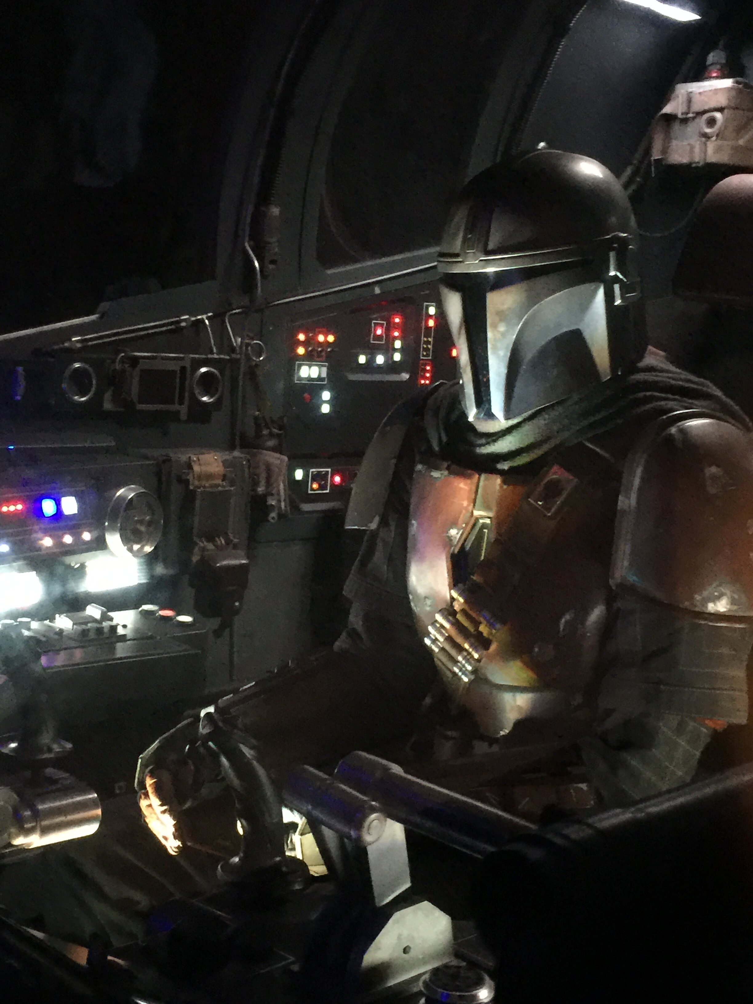 Razor Crest Cockpit Display 55.jpg