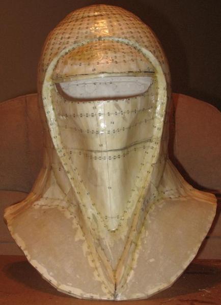 Royal Guard Helmet from Skupilkinson's pepakura design WIP