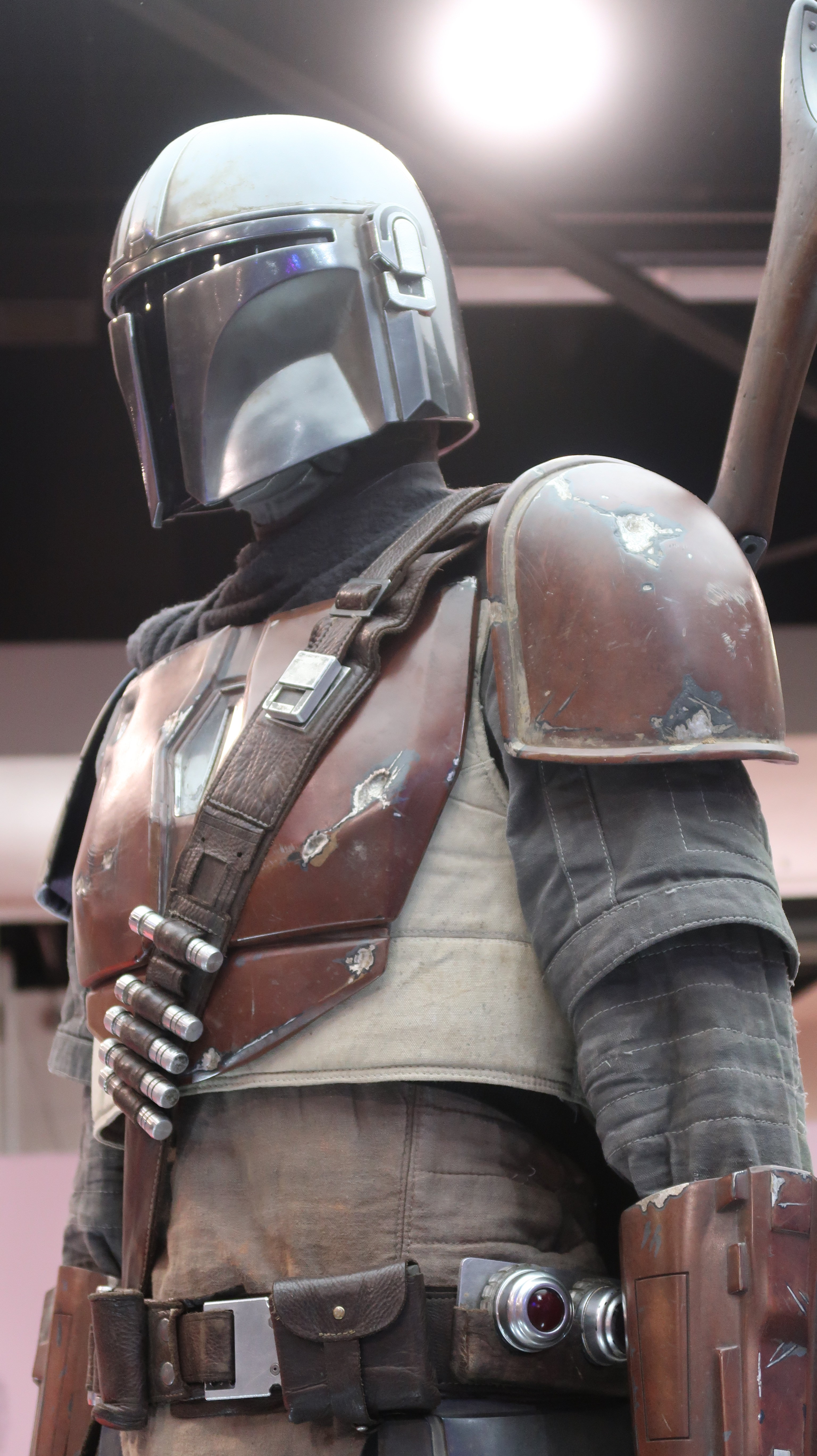 The Mandalorian - Din Djarin - D23 2019 050.jpg