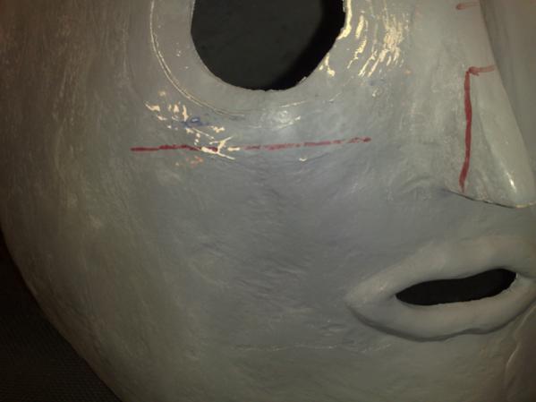 The work begins, a spot of primer and lots of rubbing.
Then on to body filler or bog or bondo, for a glass smooth finish.....
I hope!
