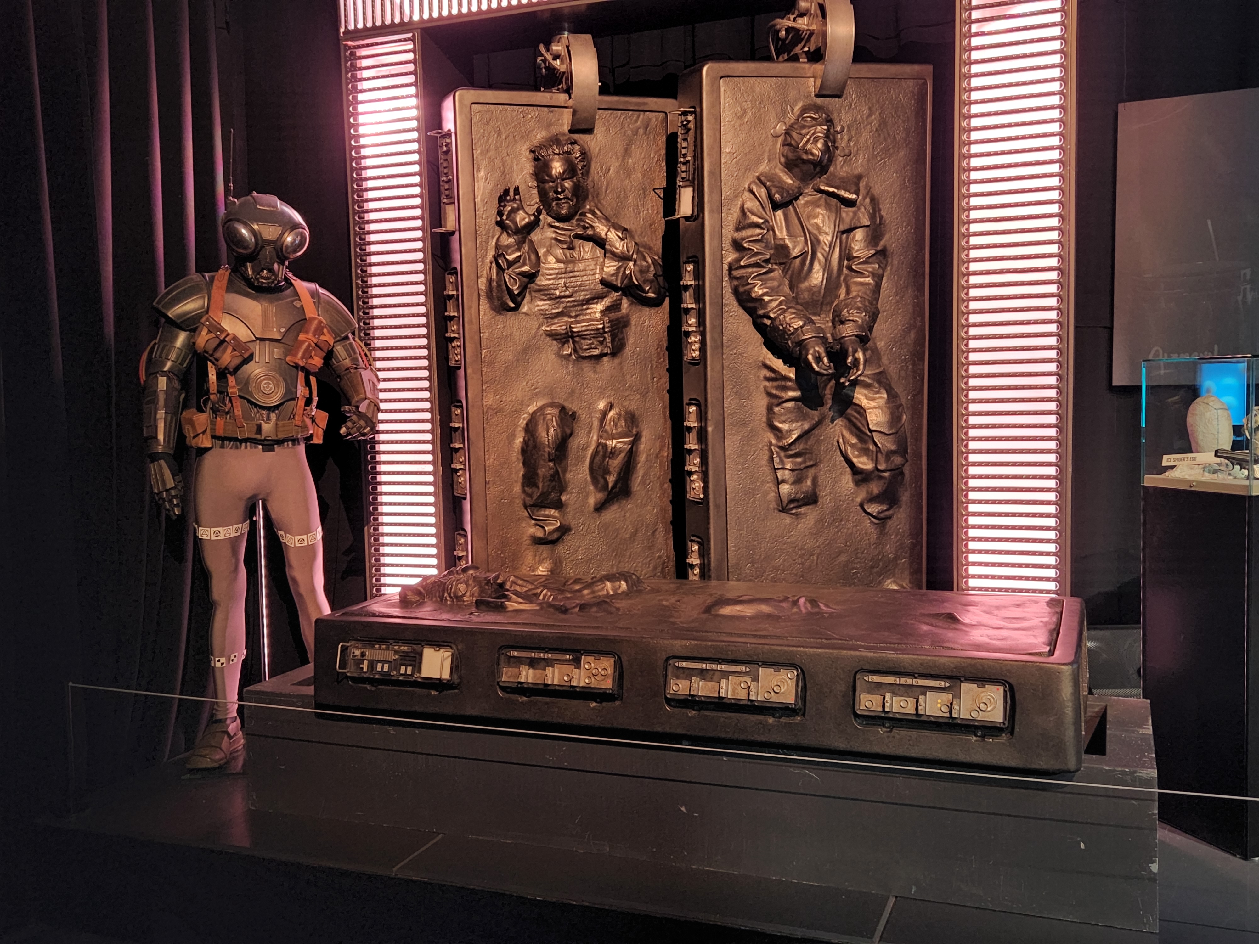 Zero and Carbonite Prisoners 03.jpg