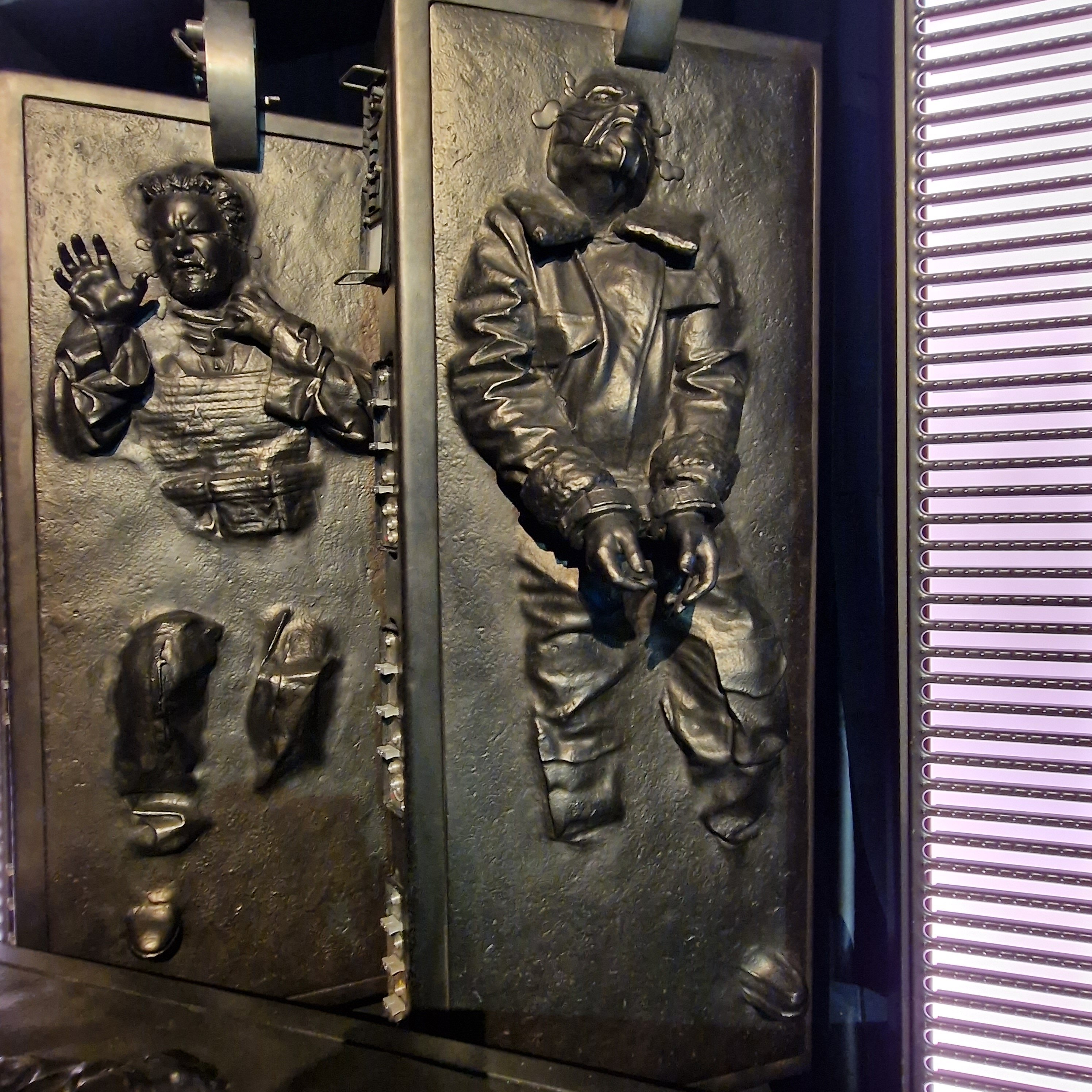 Zero and Carbonite Prisoners 05.jpg